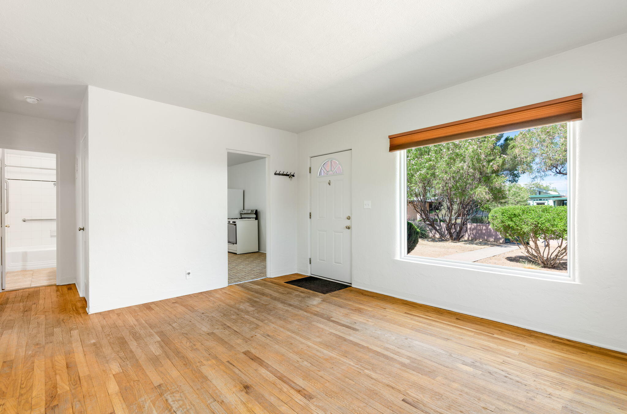 Photo 18 — 2824 Manzano Street NE