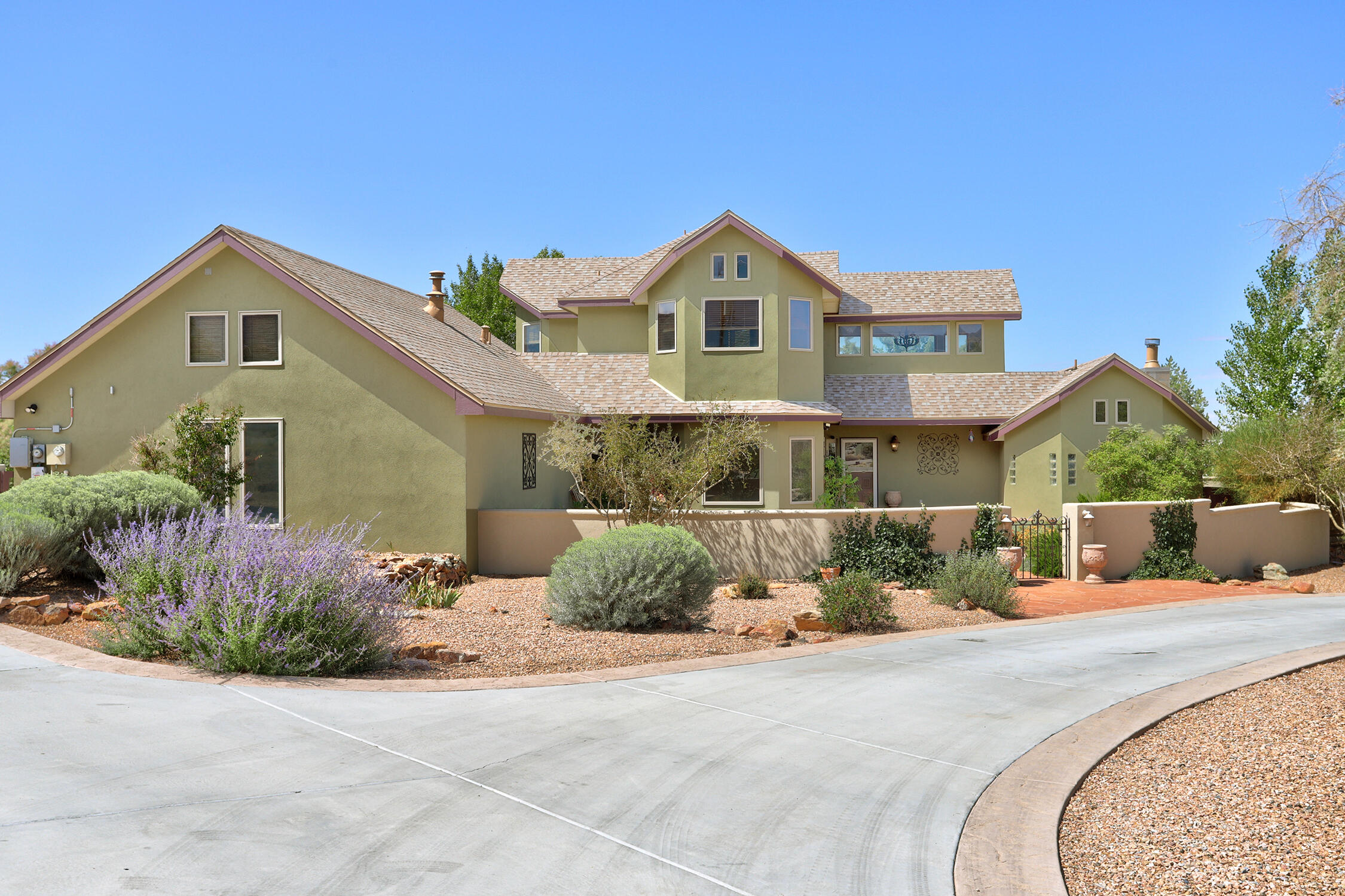 10220 Eagle Rock Avenue NE, Albuquerque, NM 87122