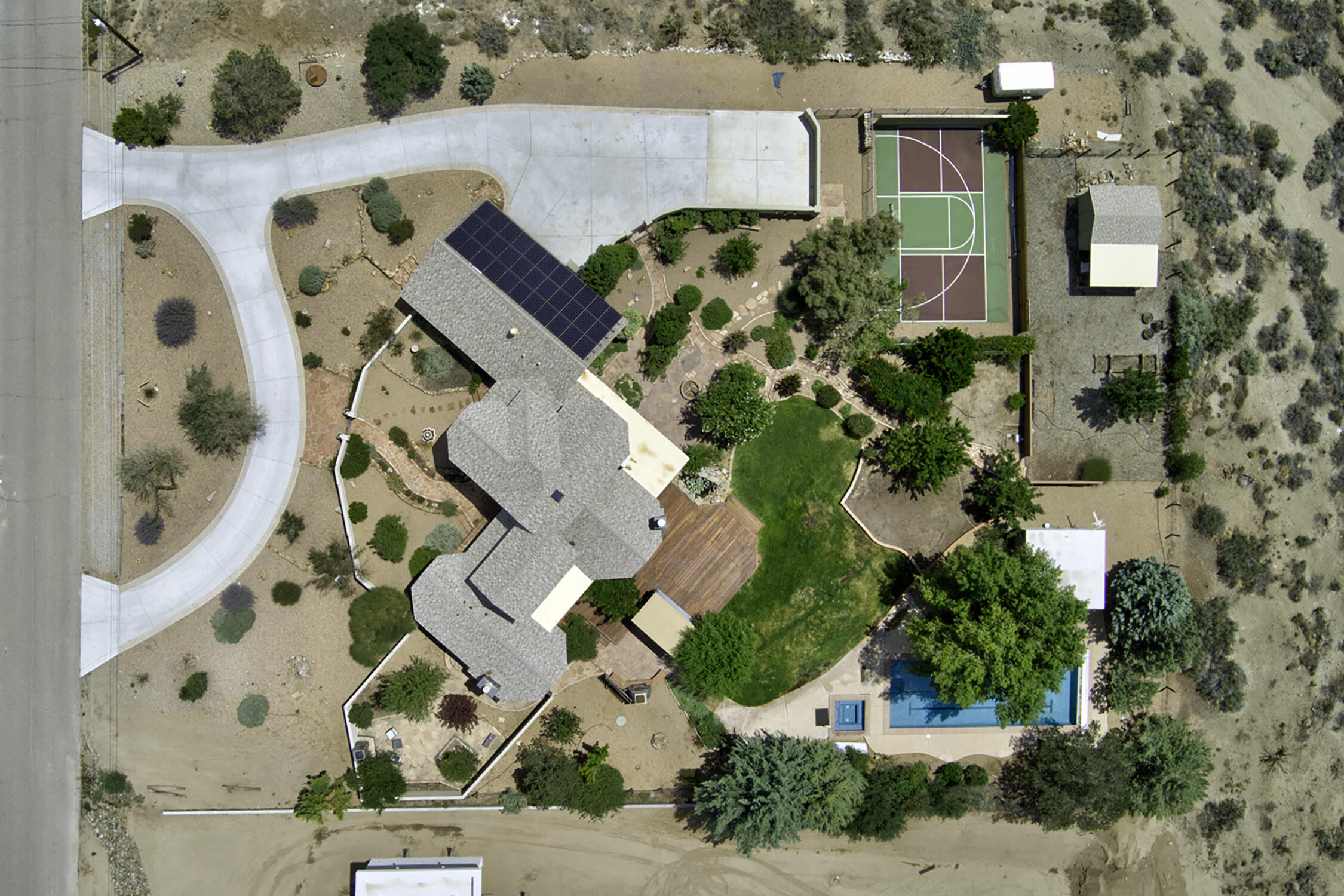 Photo 14 — 10220 Eagle Rock Avenue NE