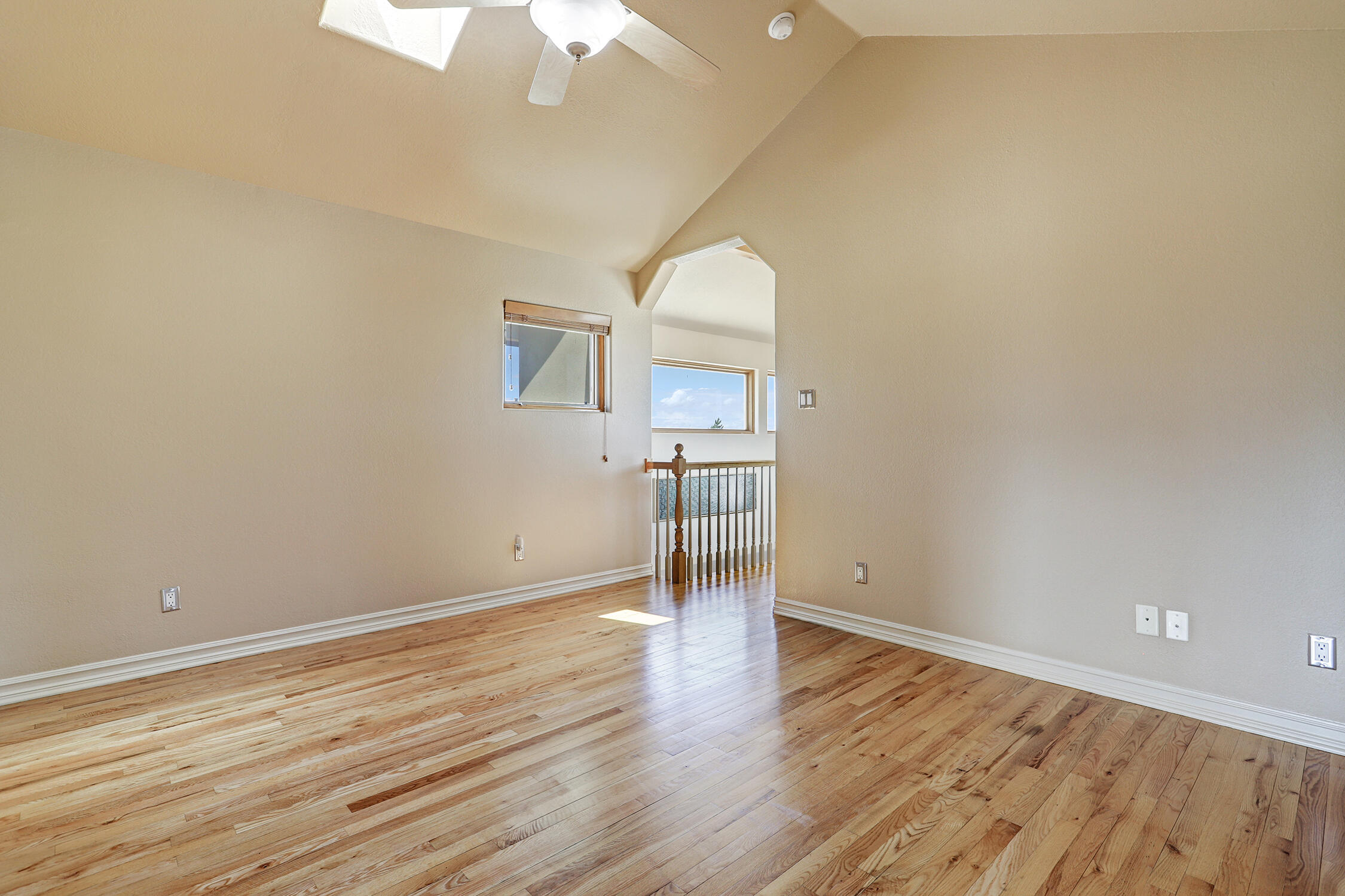 Photo 18 — 10220 Eagle Rock Avenue NE