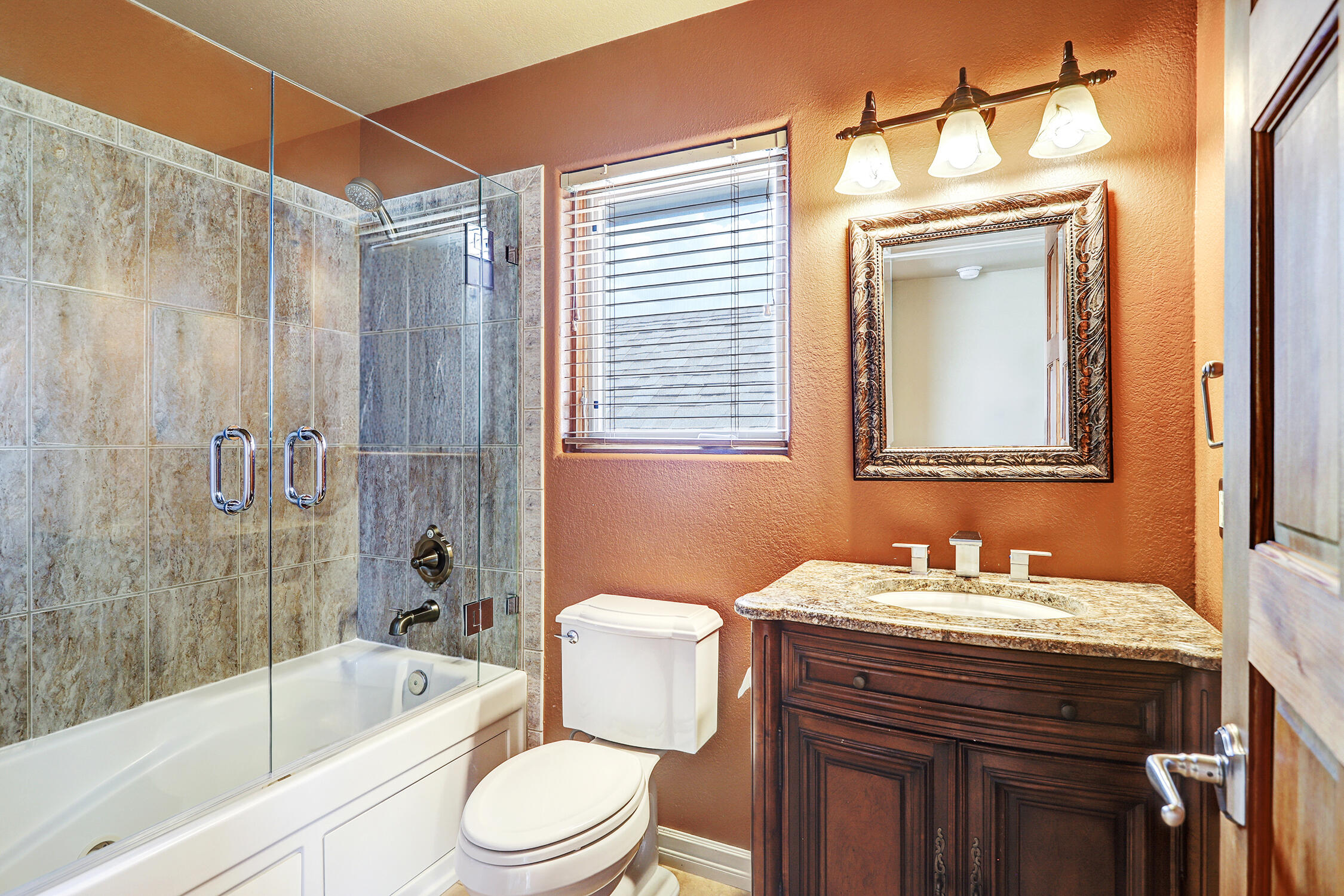 Photo 20 — 10220 Eagle Rock Avenue NE