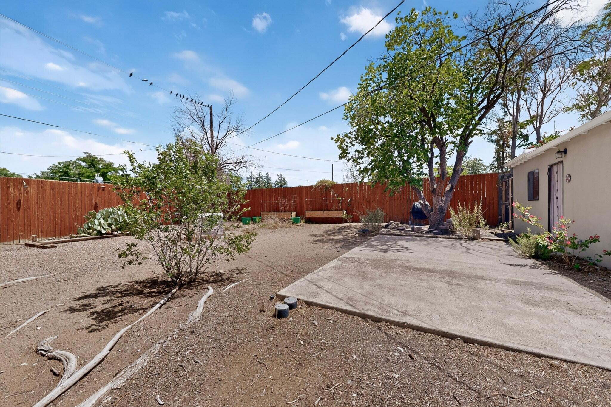Photo 8 — 5913 La Corrida Road NE