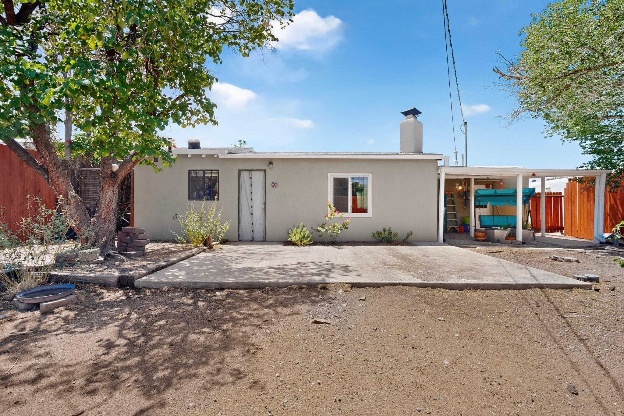 Photo 9 — 5913 La Corrida Road NE