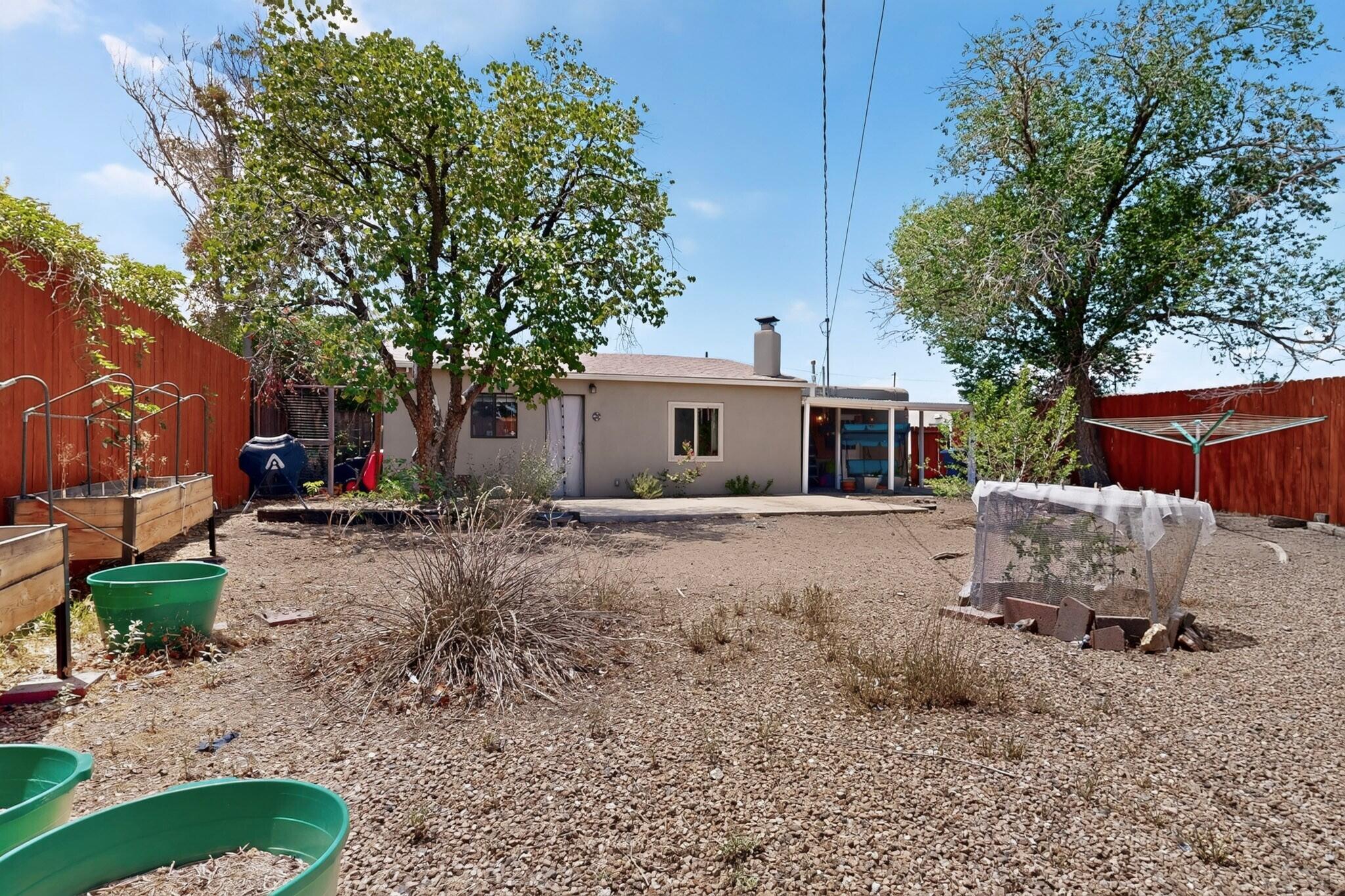 Photo 10 — 5913 La Corrida Road NE