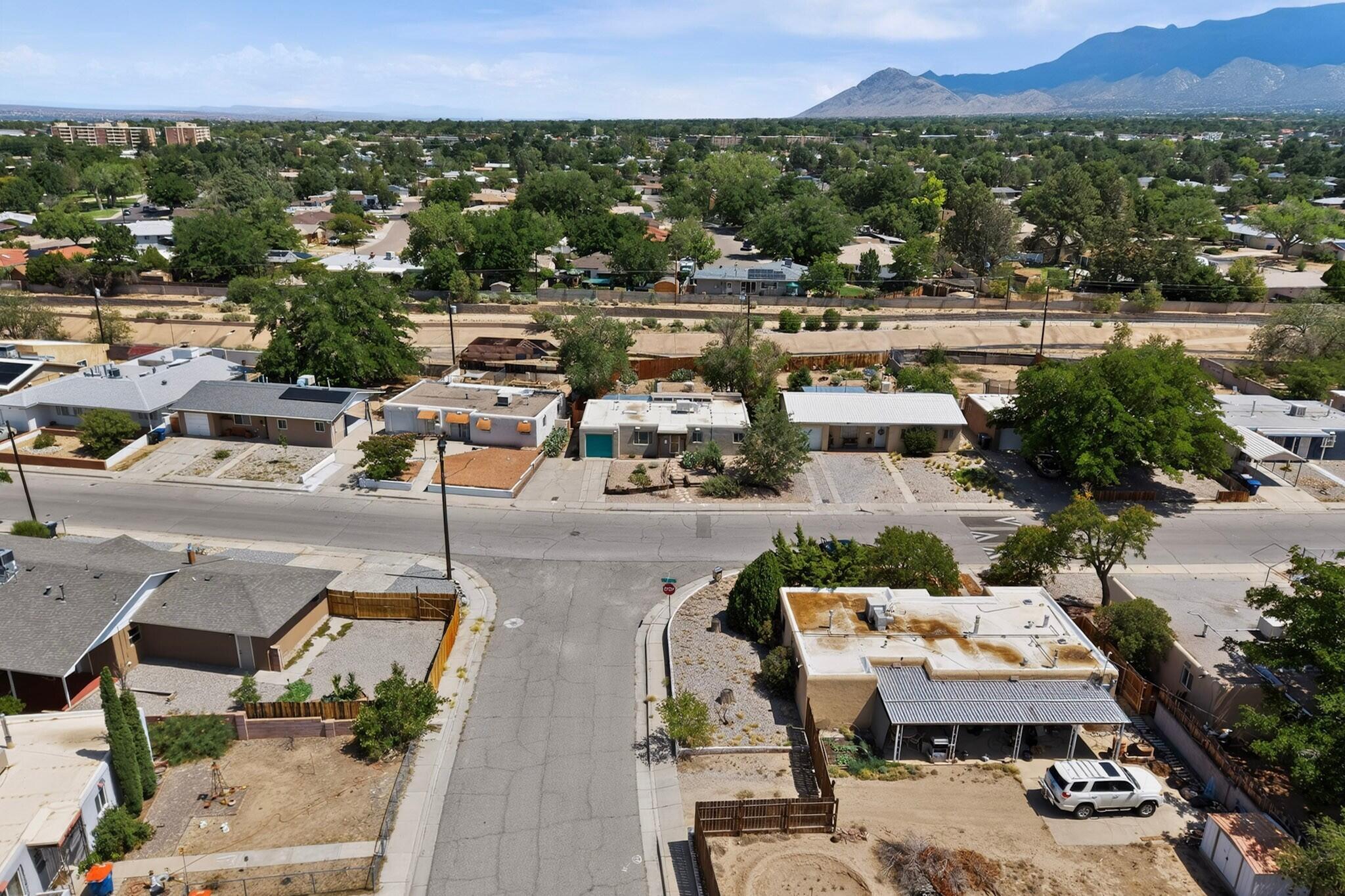 Photo 20 — 5913 La Corrida Road NE