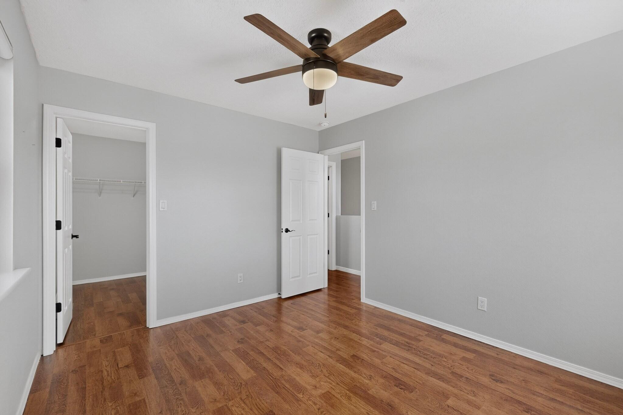 Photo 19 — 2928 Van Horne Way SW