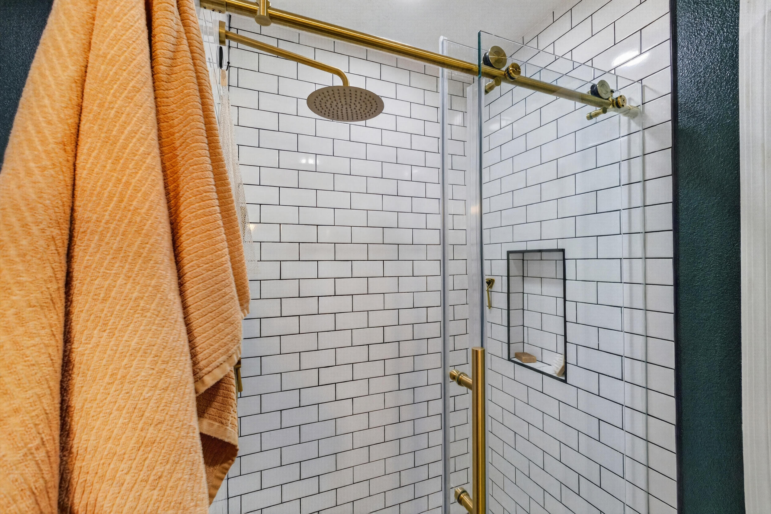 Photo 12 — 6720 Beck Drive NE