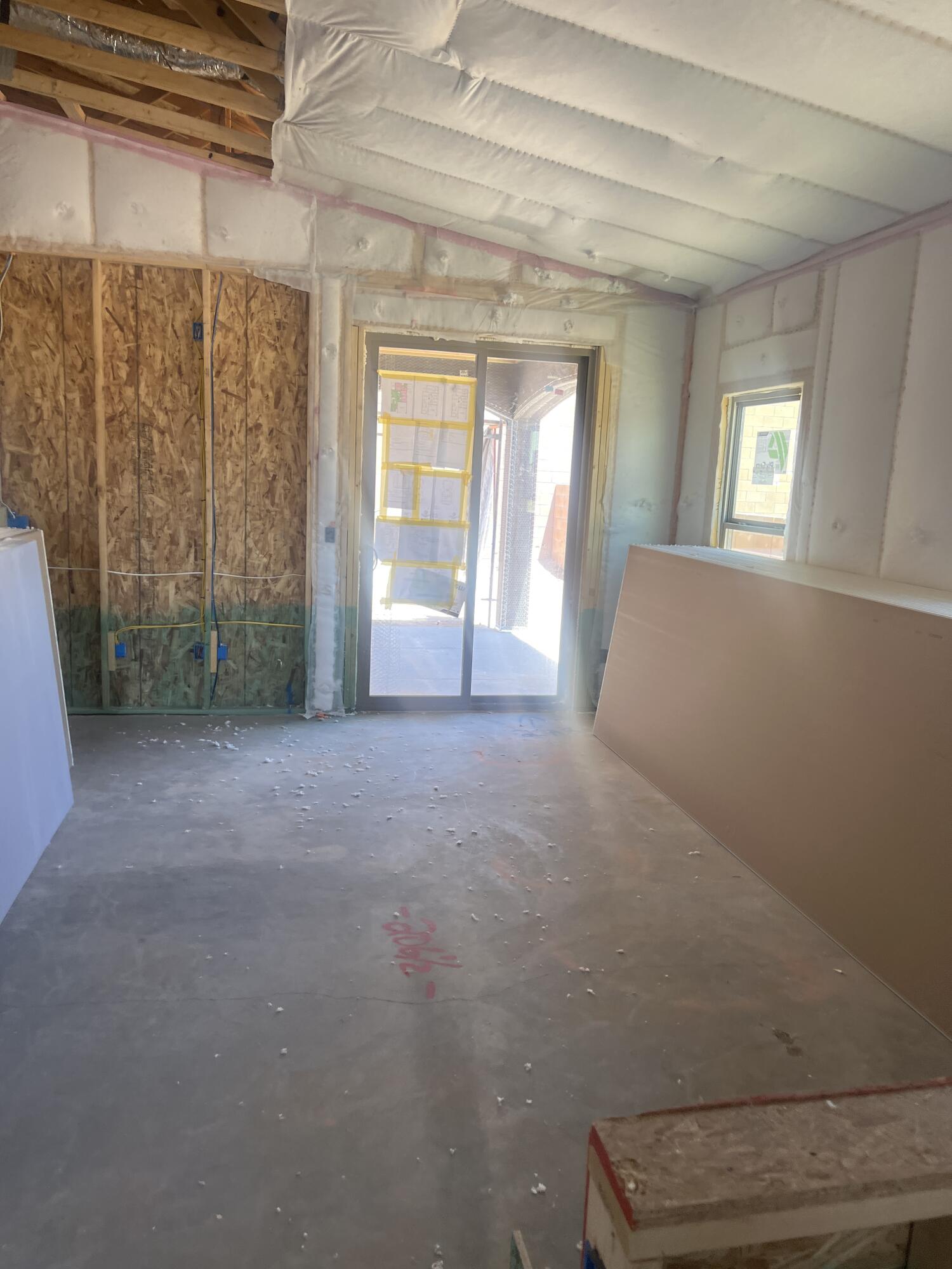 Photo 3 — 2712 Seaforth Circle NE