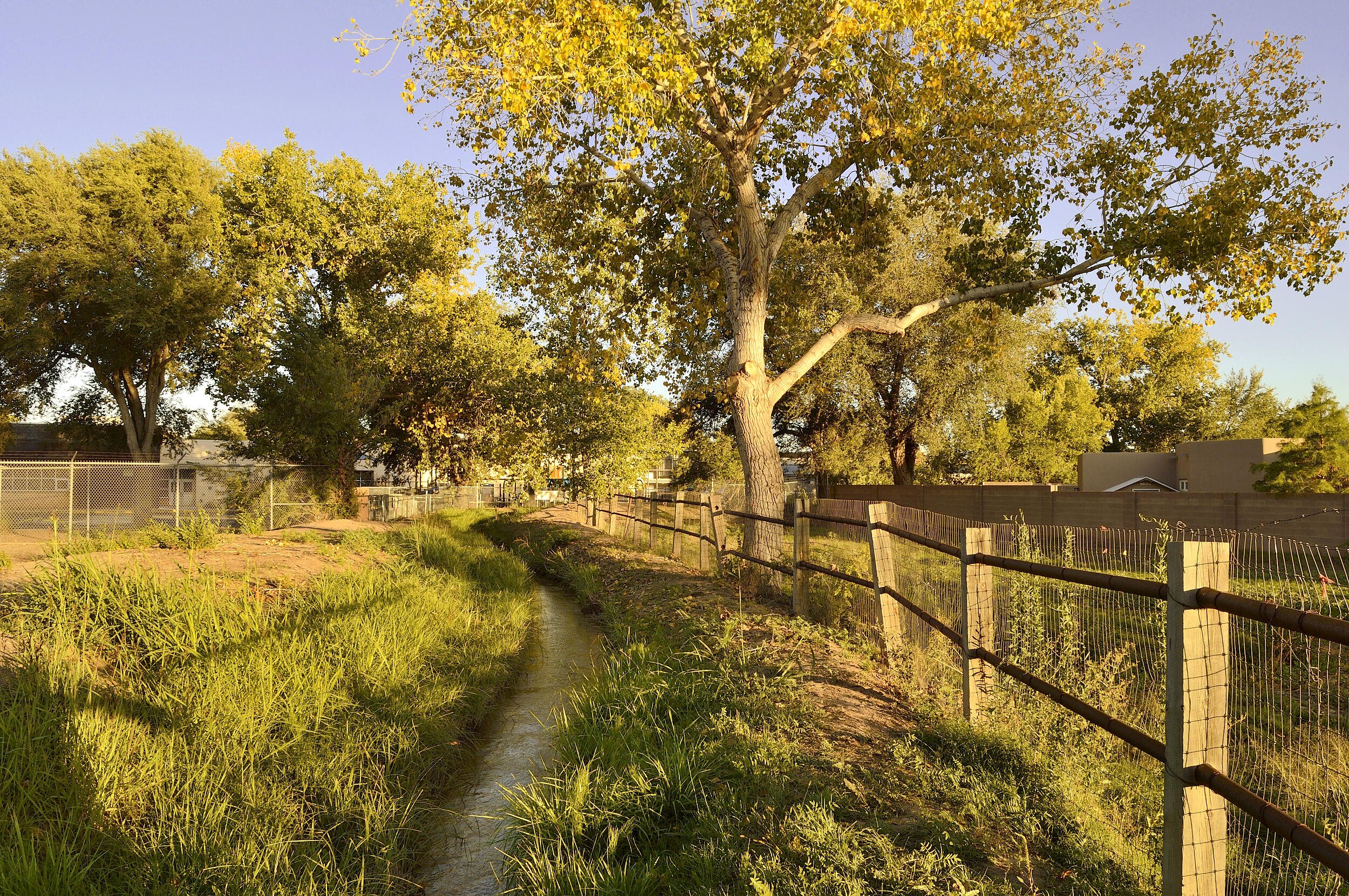2914 Mountain Road NW, Albuquerque, NM 87104