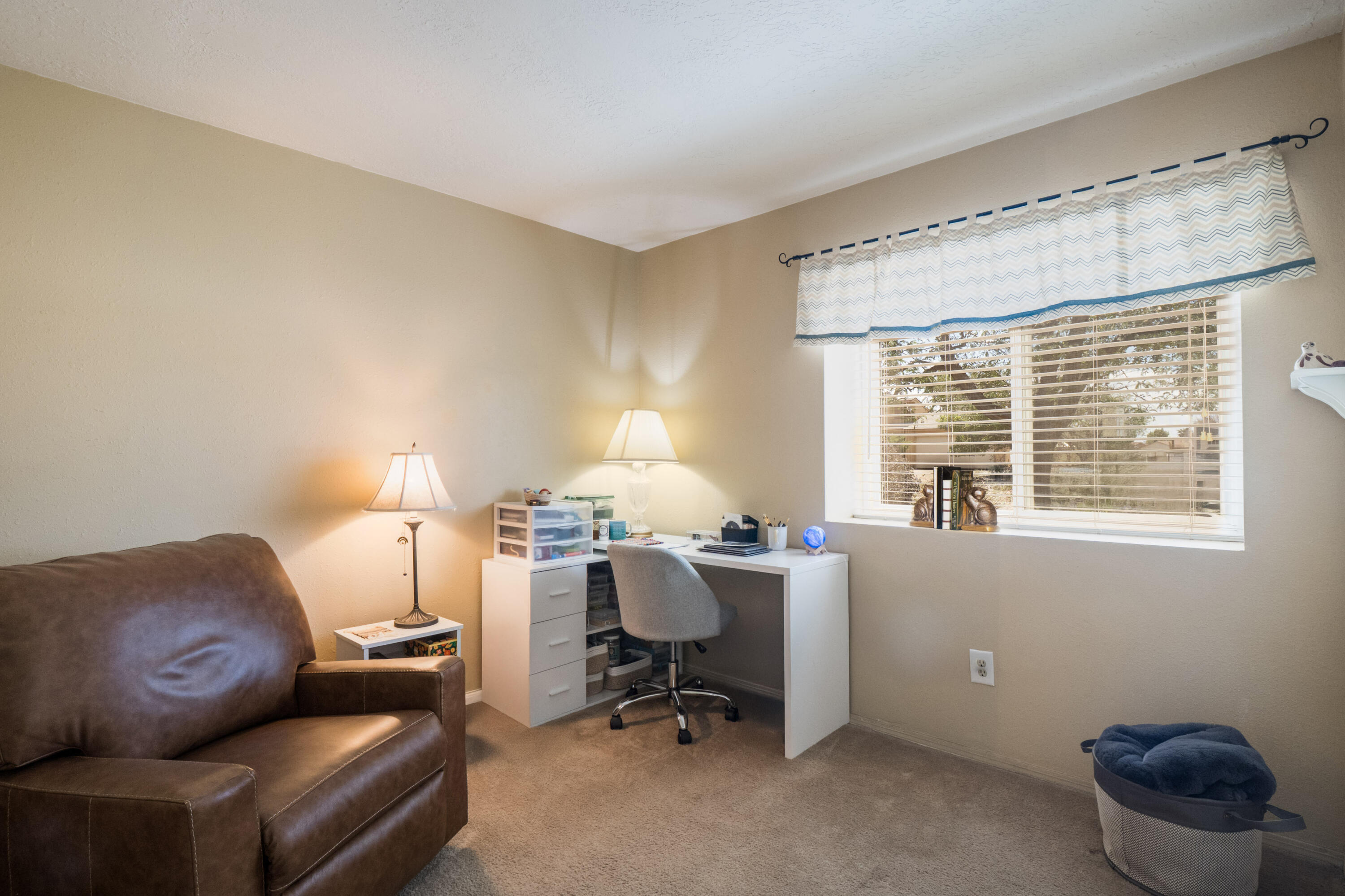 Photo 9 — 680 Bhutan Drive SE