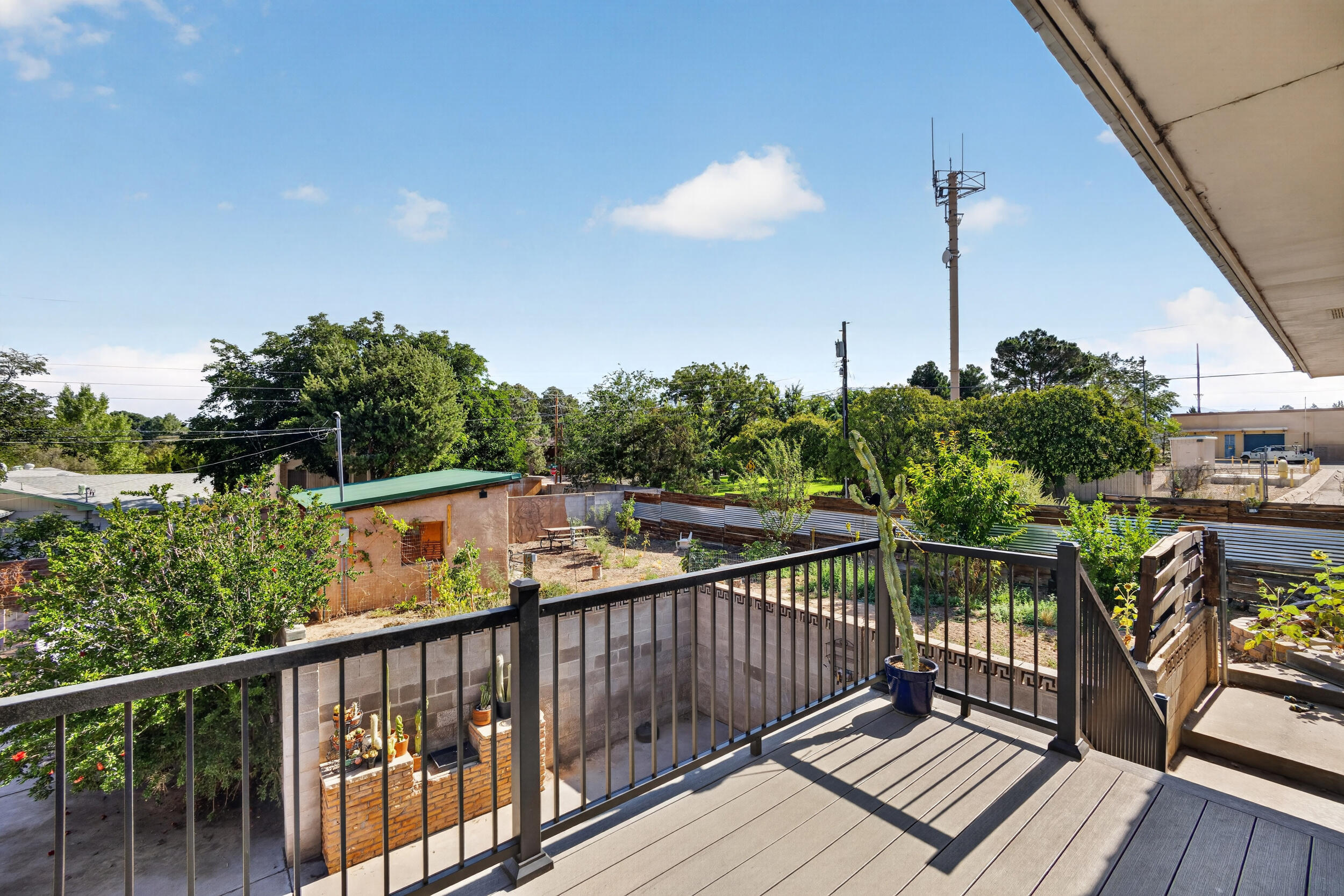 Photo 18 — 3121 San Joaquin Avenue SE