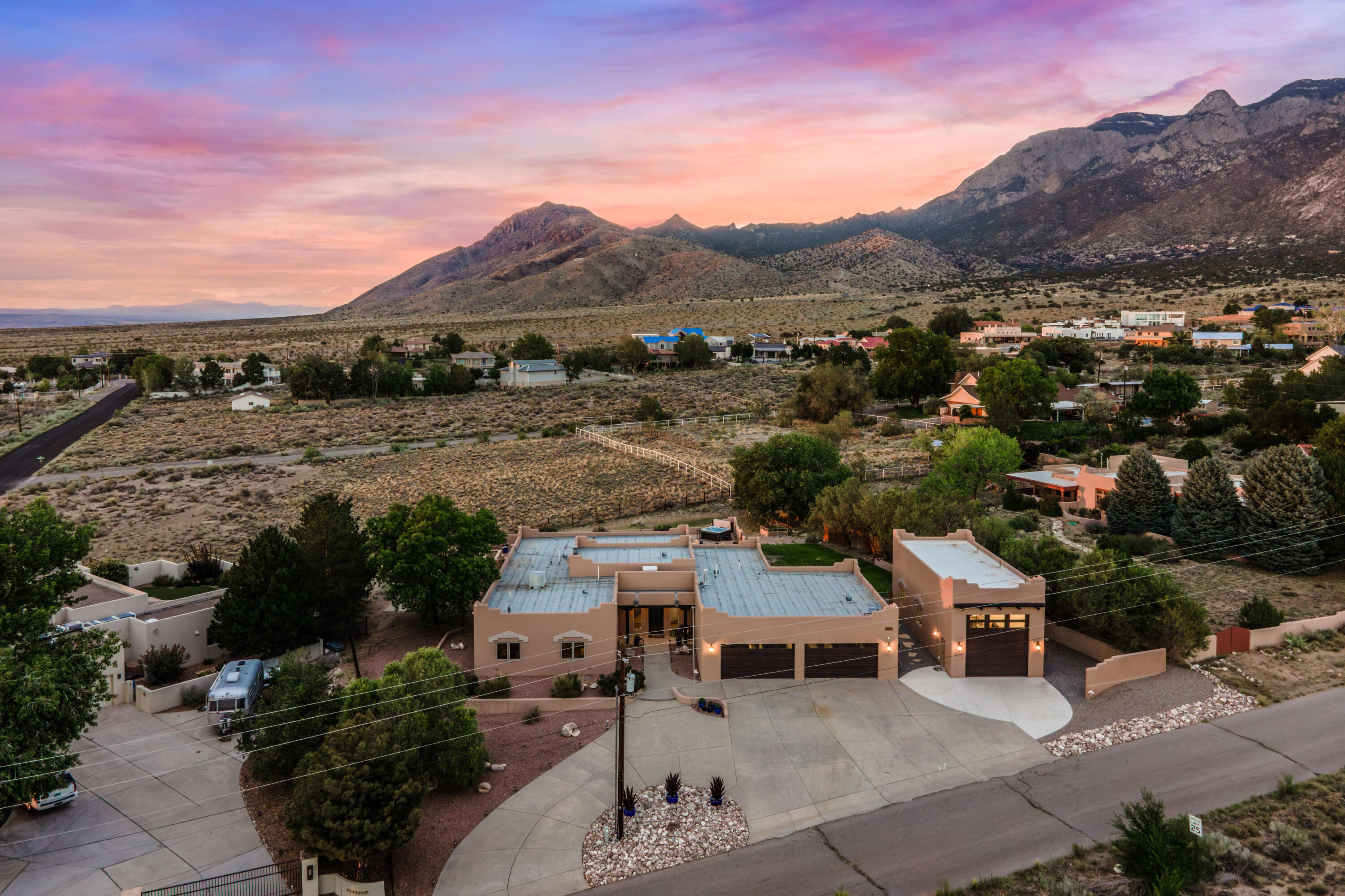 11211 Modesto Avenue NE, Albuquerque, NM 87122
