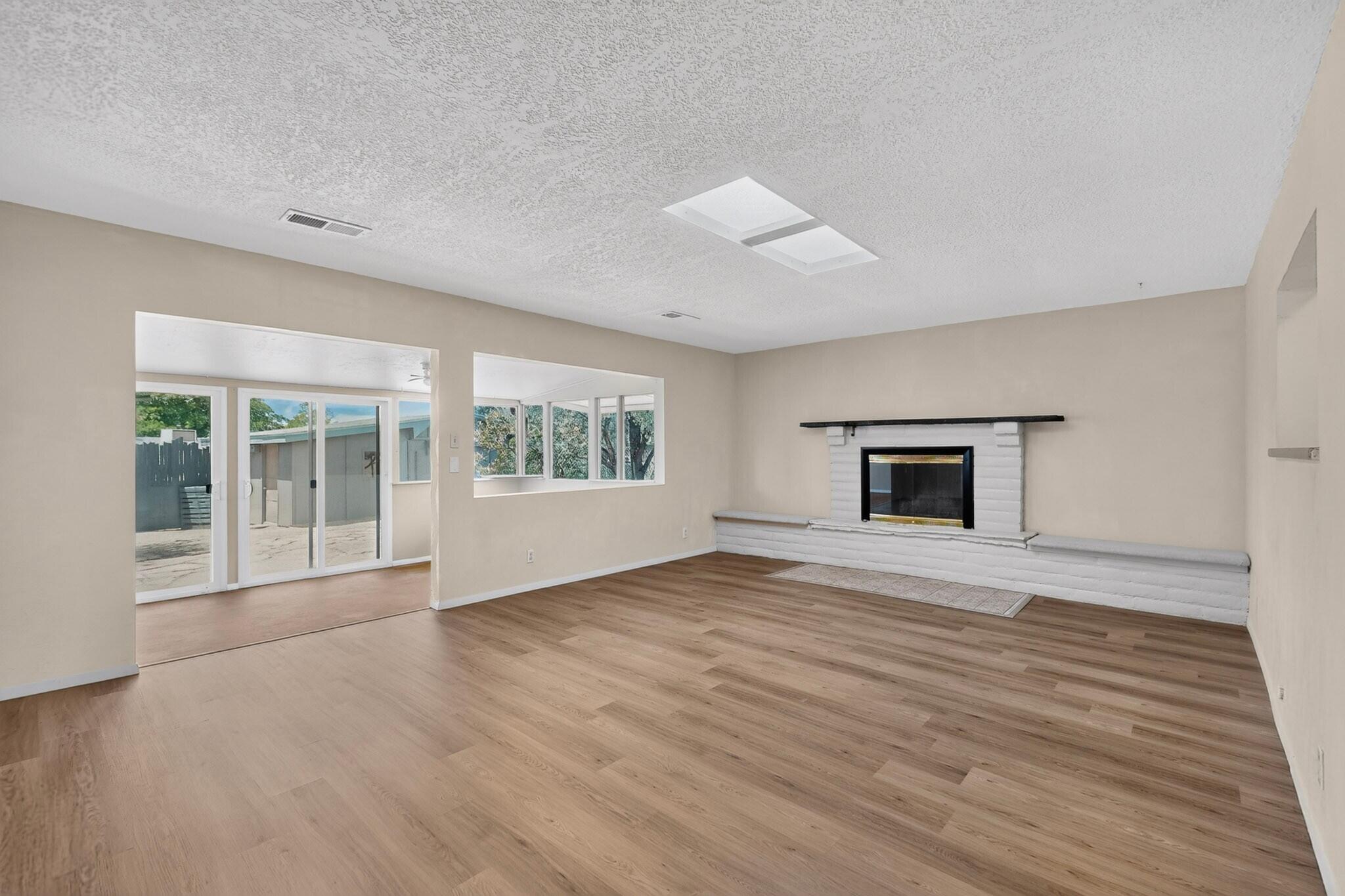 Photo 3 — 1517 Tomasita Street NE