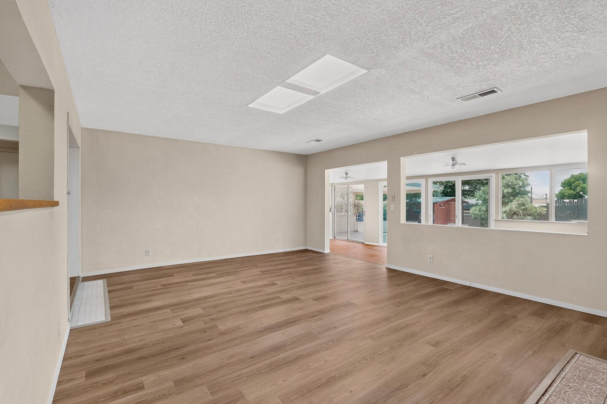 Photo 5 — 1517 Tomasita Street NE