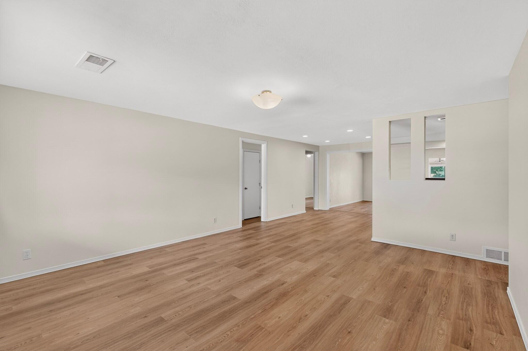 Photo 6 — 1517 Tomasita Street NE