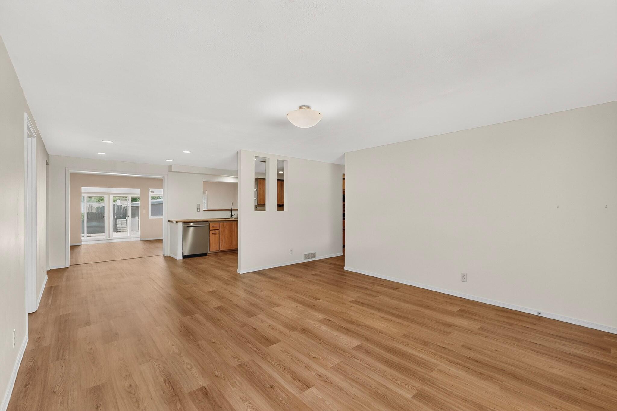 Photo 7 — 1517 Tomasita Street NE