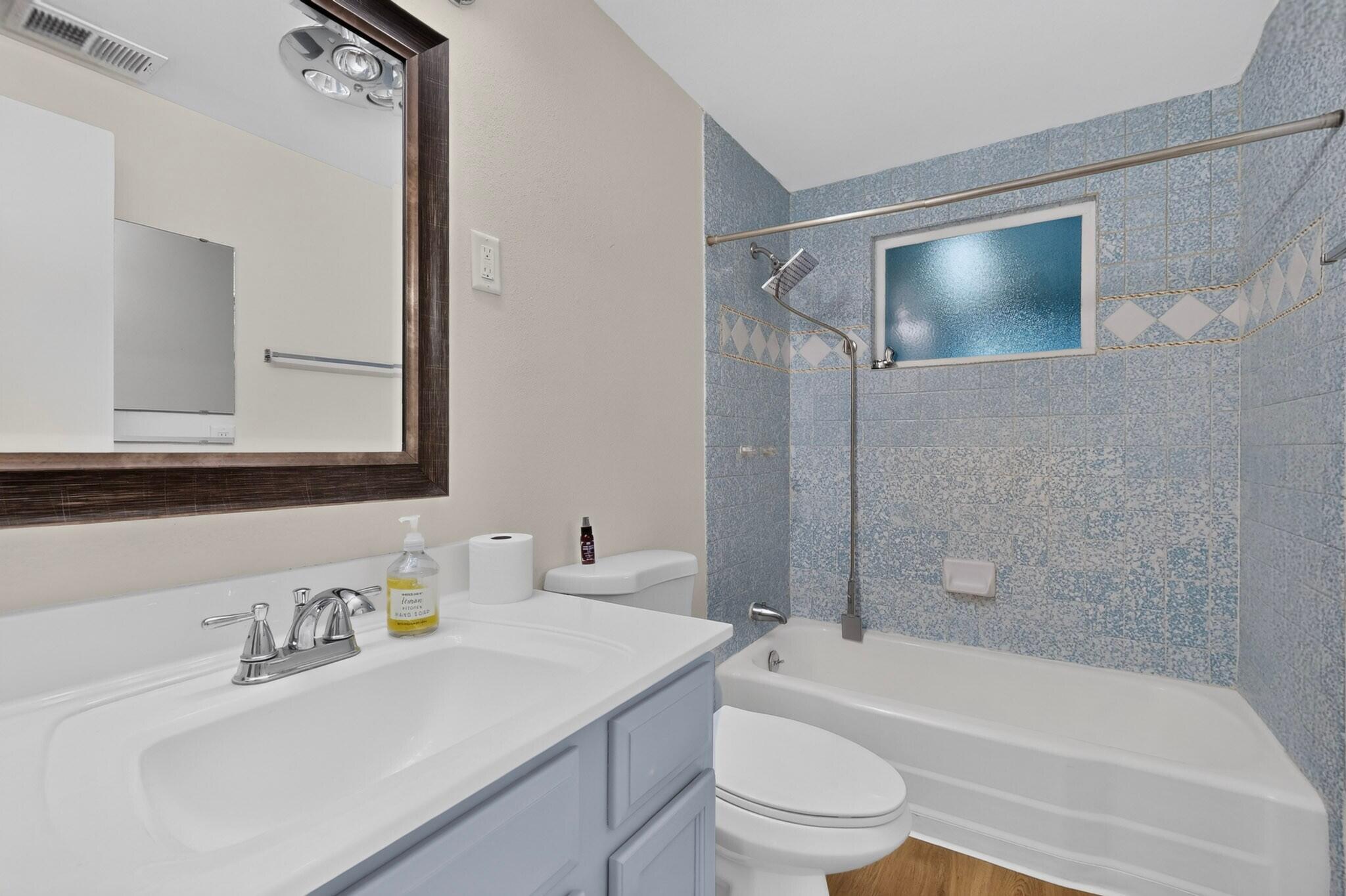Photo 9 — 1517 Tomasita Street NE