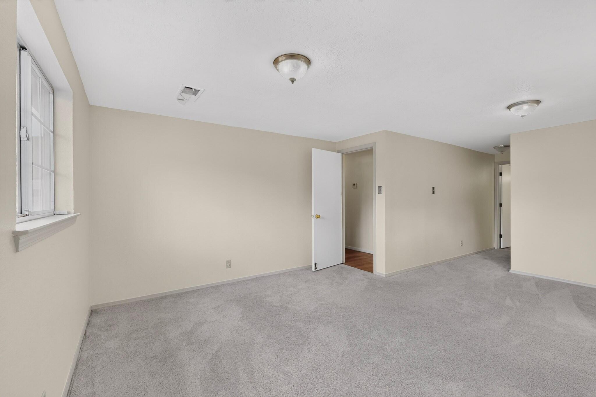Photo 14 — 1517 Tomasita Street NE