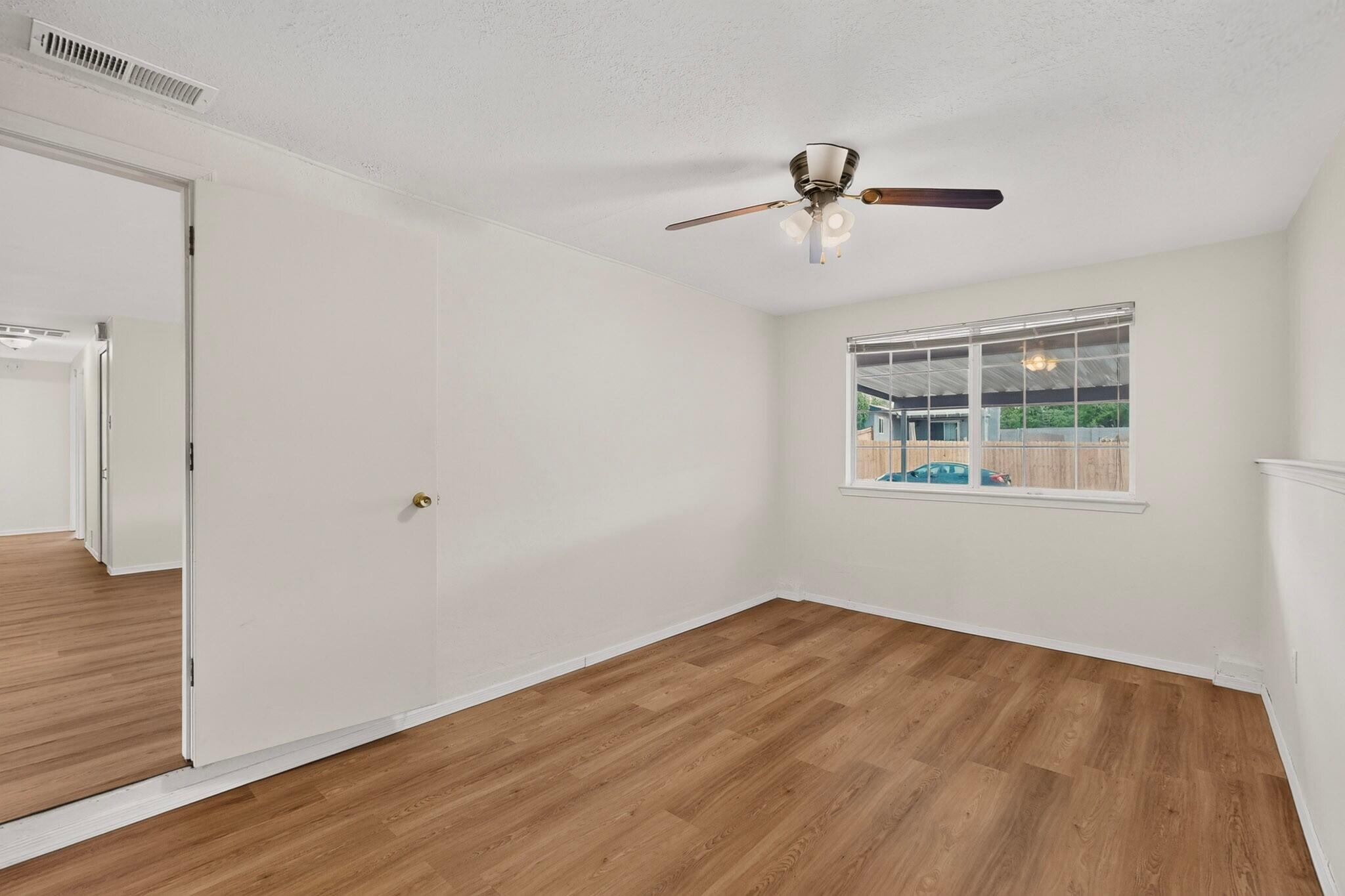 Photo 15 — 1517 Tomasita Street NE