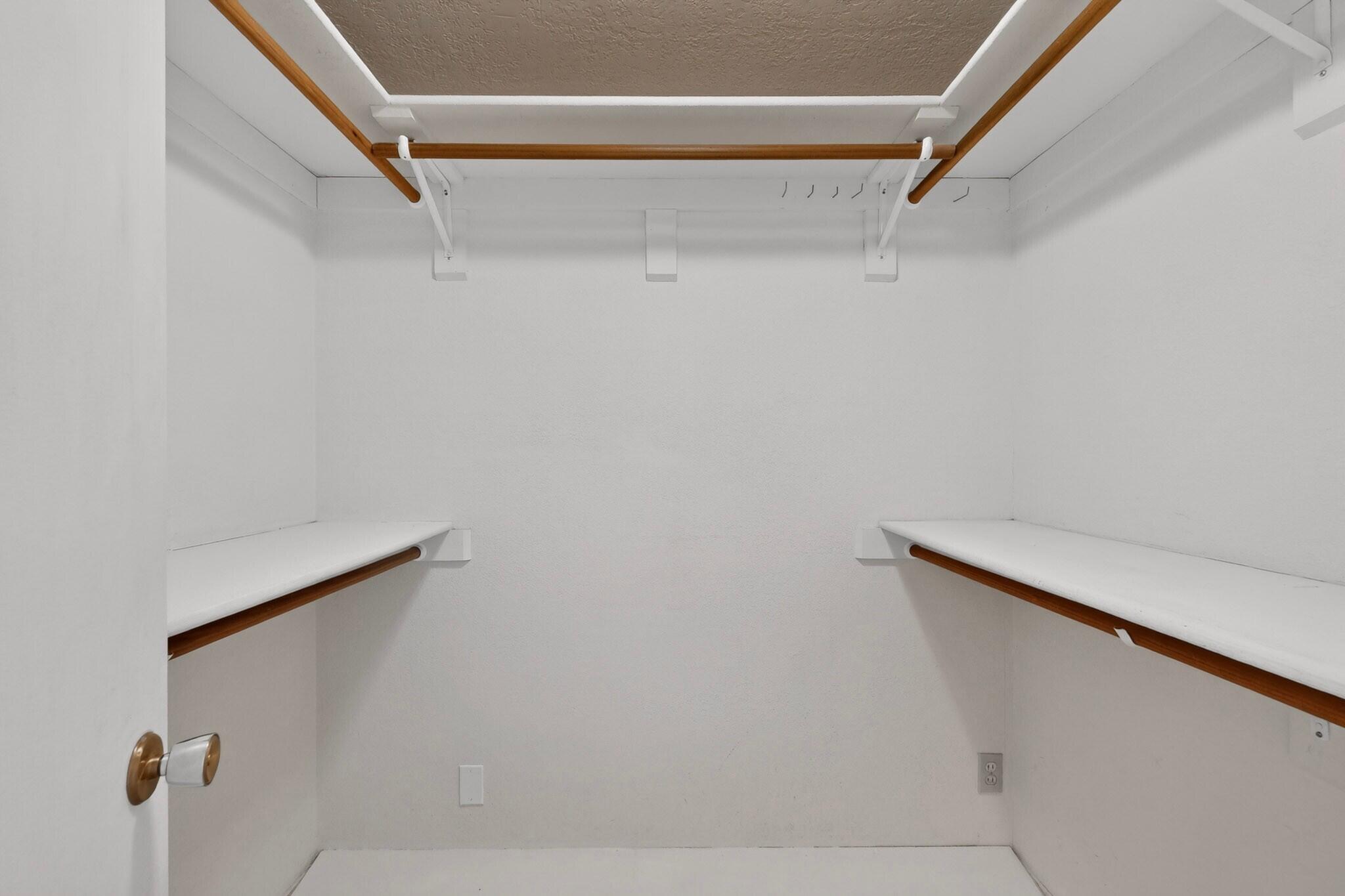 Photo 18 — 1517 Tomasita Street NE