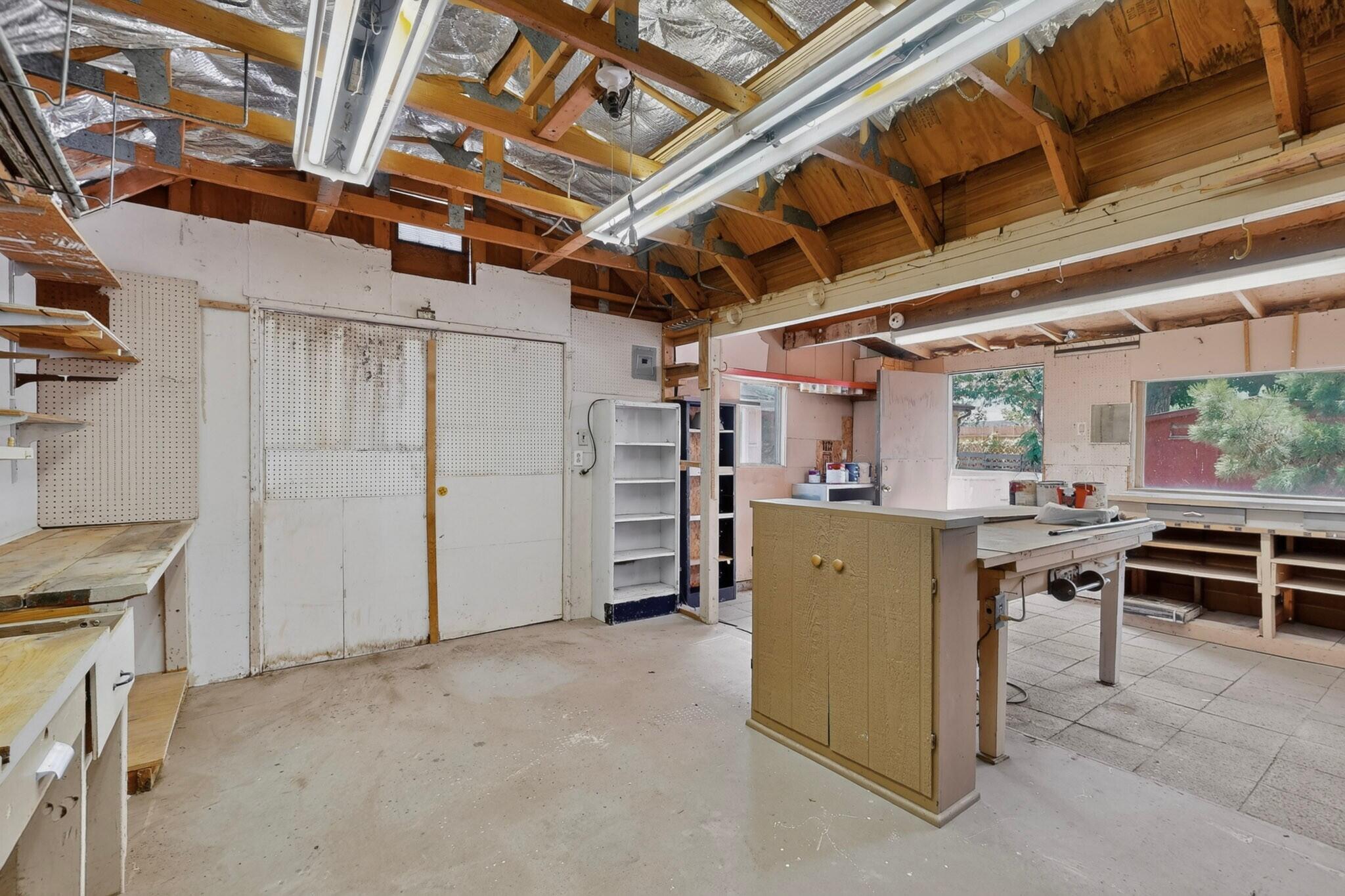 Photo 20 — 1517 Tomasita Street NE