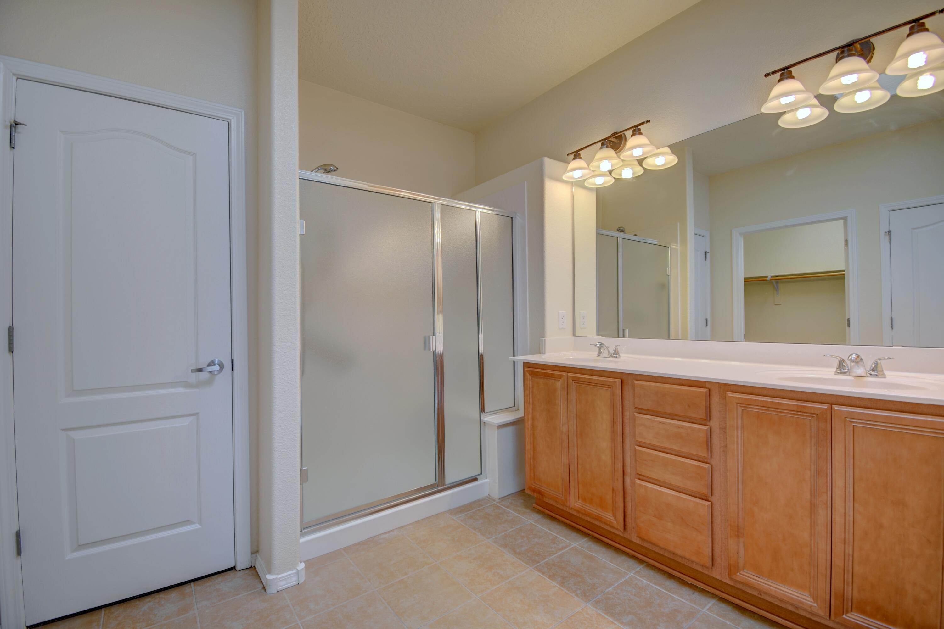 Photo 11 — 931 Desert Willow Court