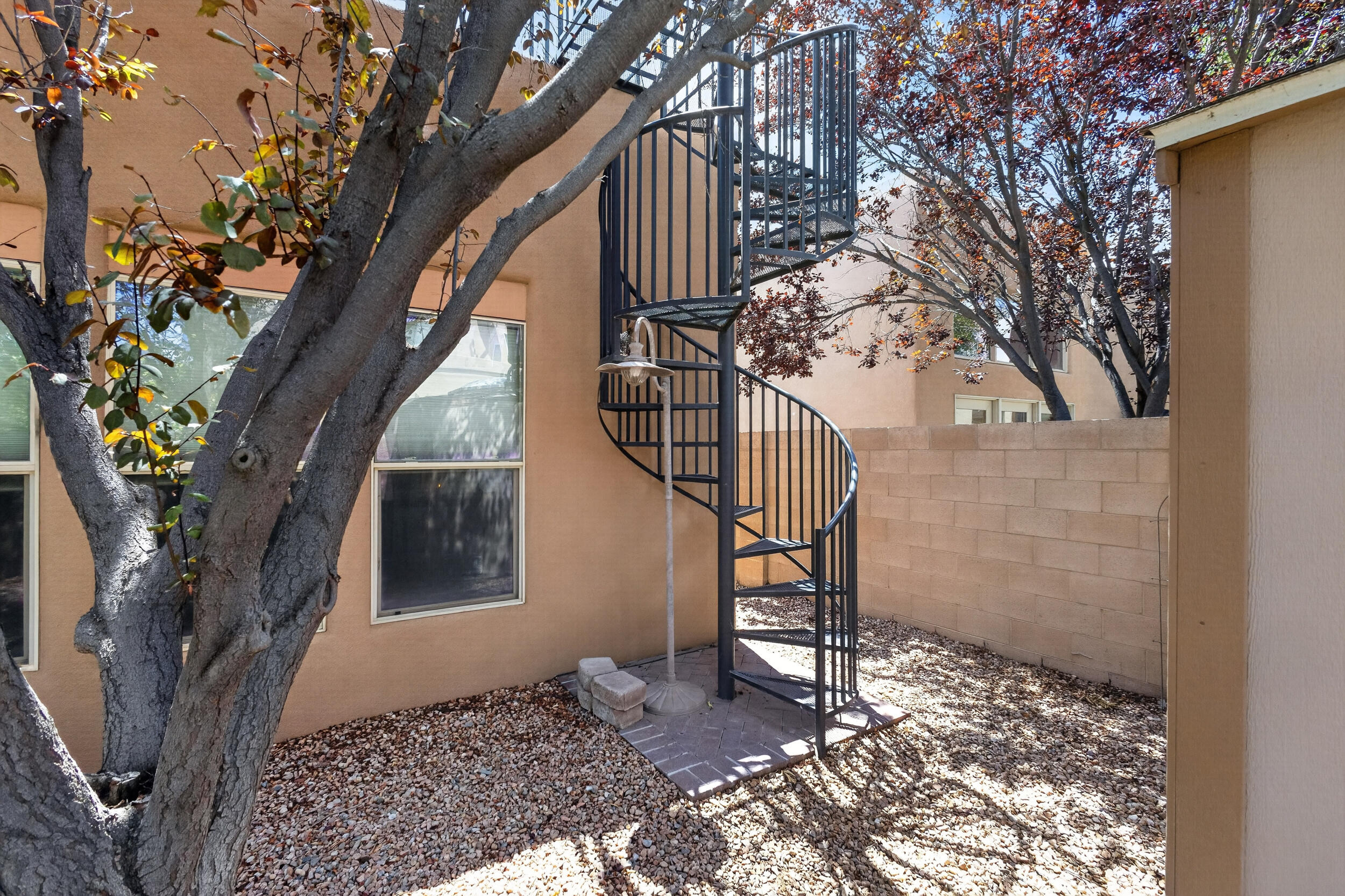 Photo 10 — 4625 Arlington Avenue NW