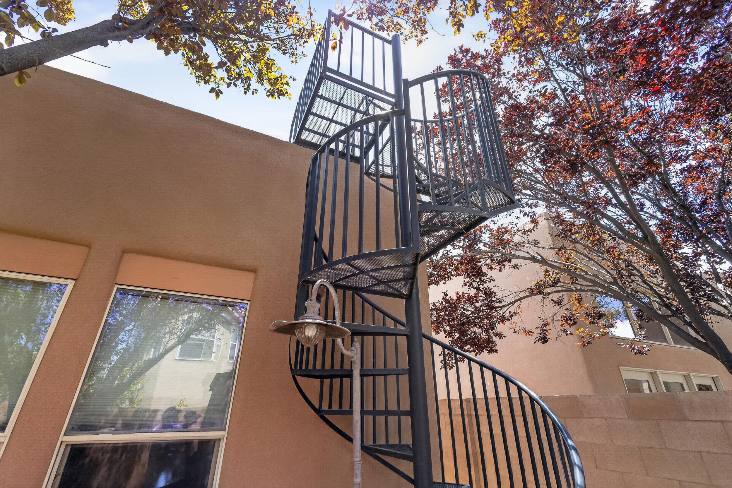 Photo 11 — 4625 Arlington Avenue NW