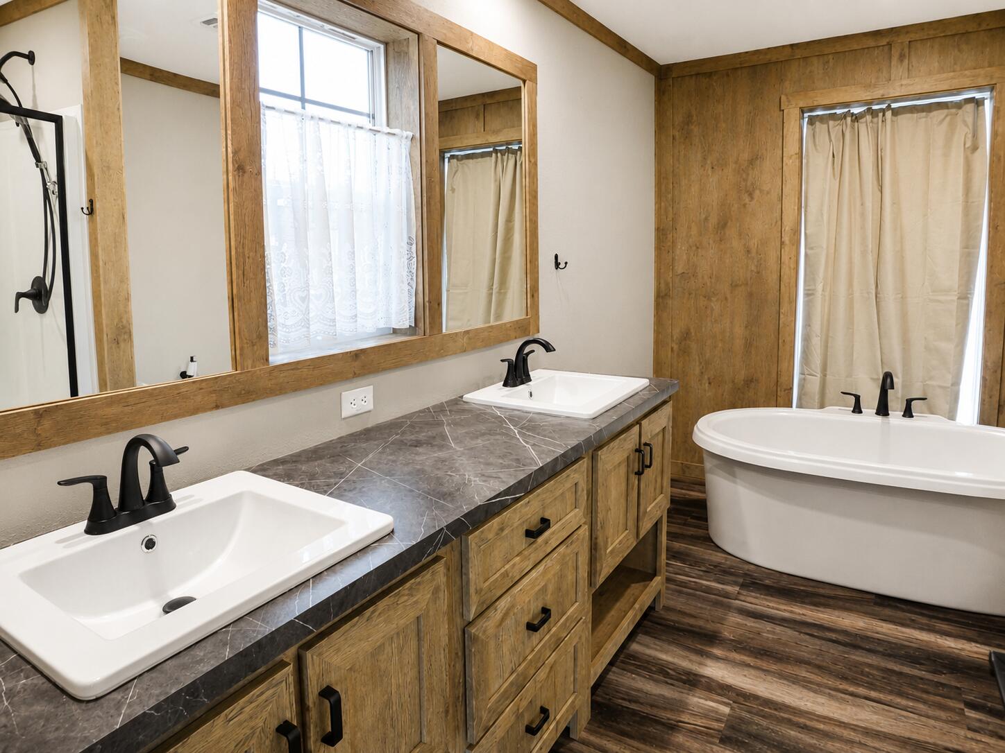 Photo 2 — 5220 Cerritos Avenue
