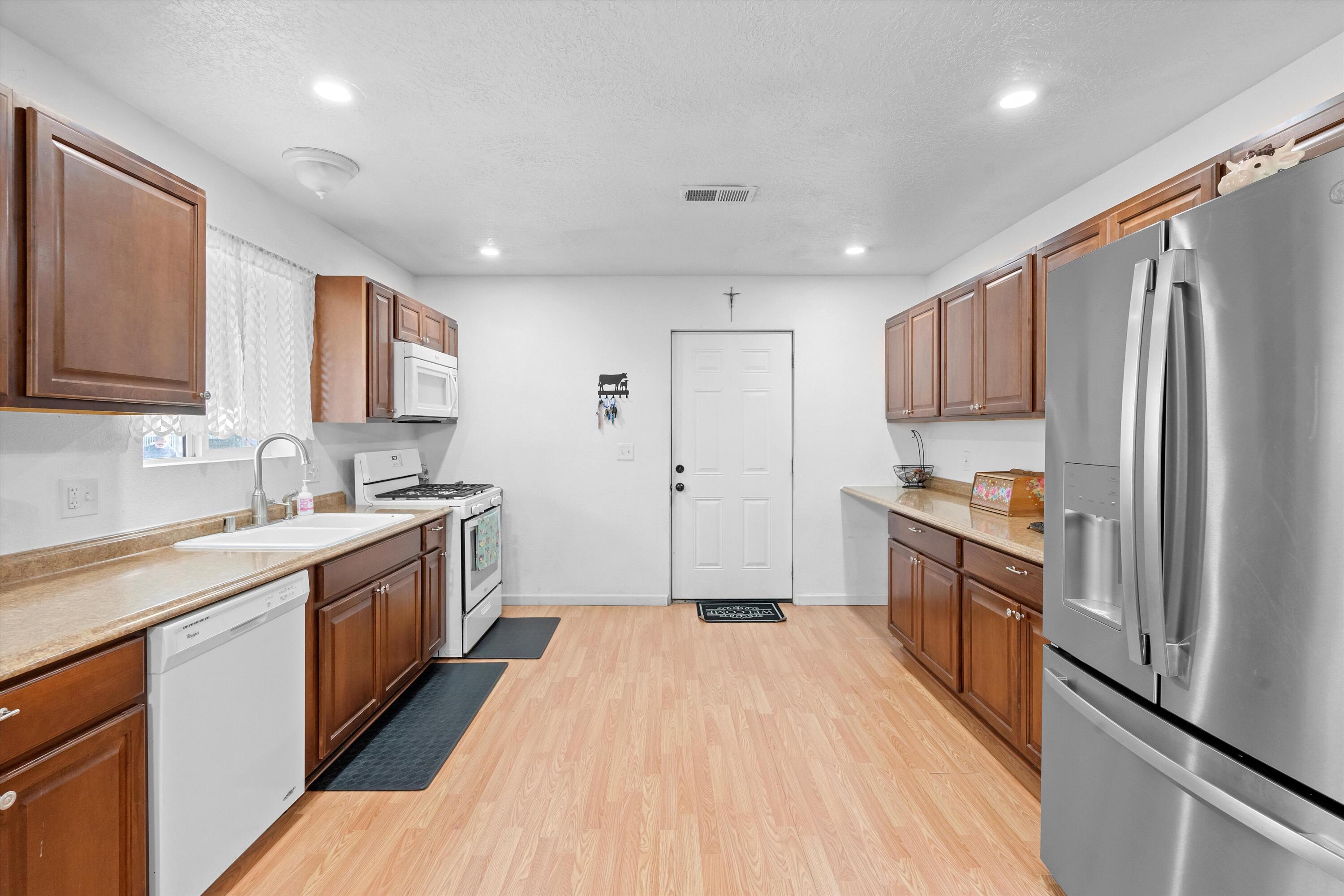 Photo 12 — 2224 Bartolo Avenue SW