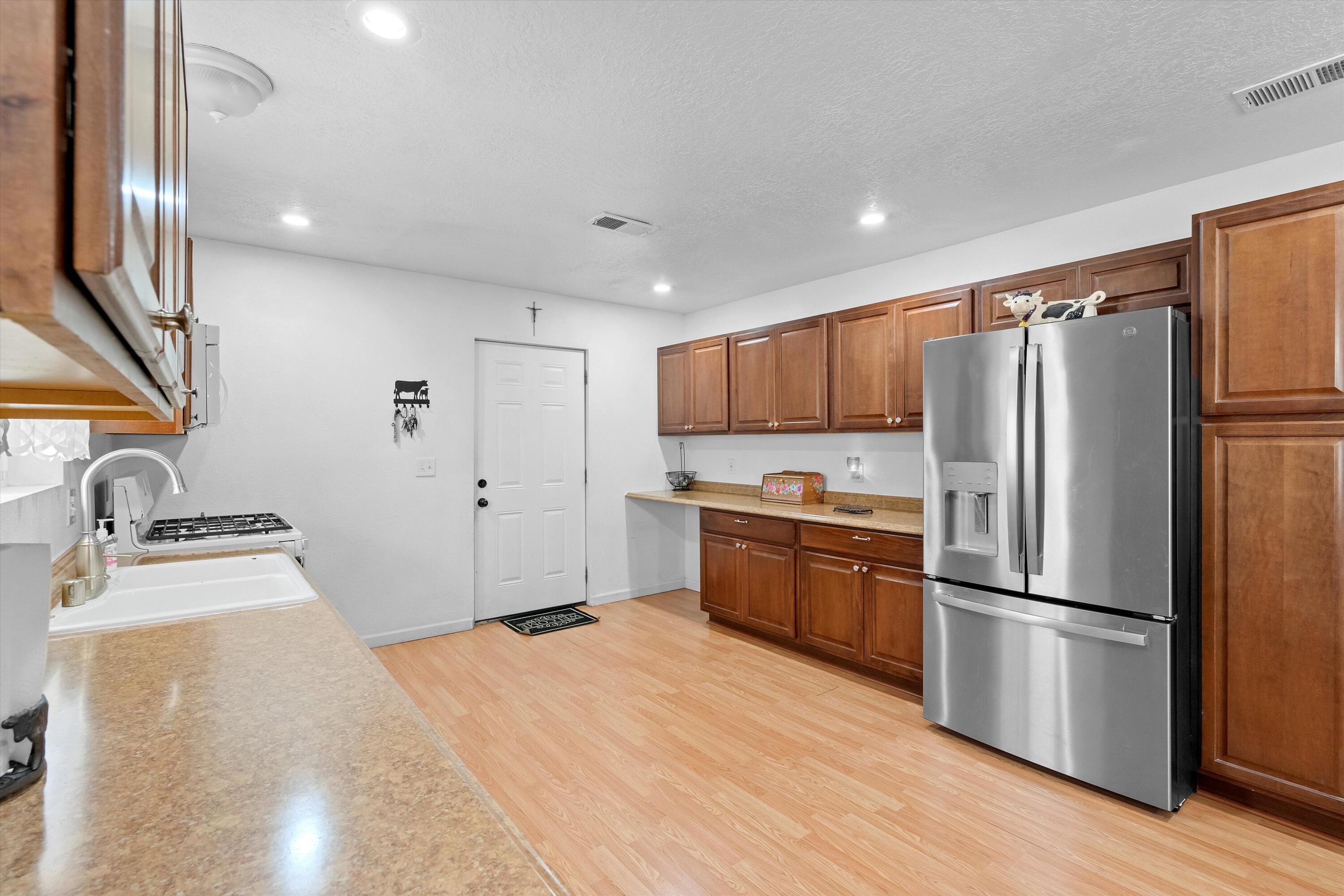 Photo 14 — 2224 Bartolo Avenue SW