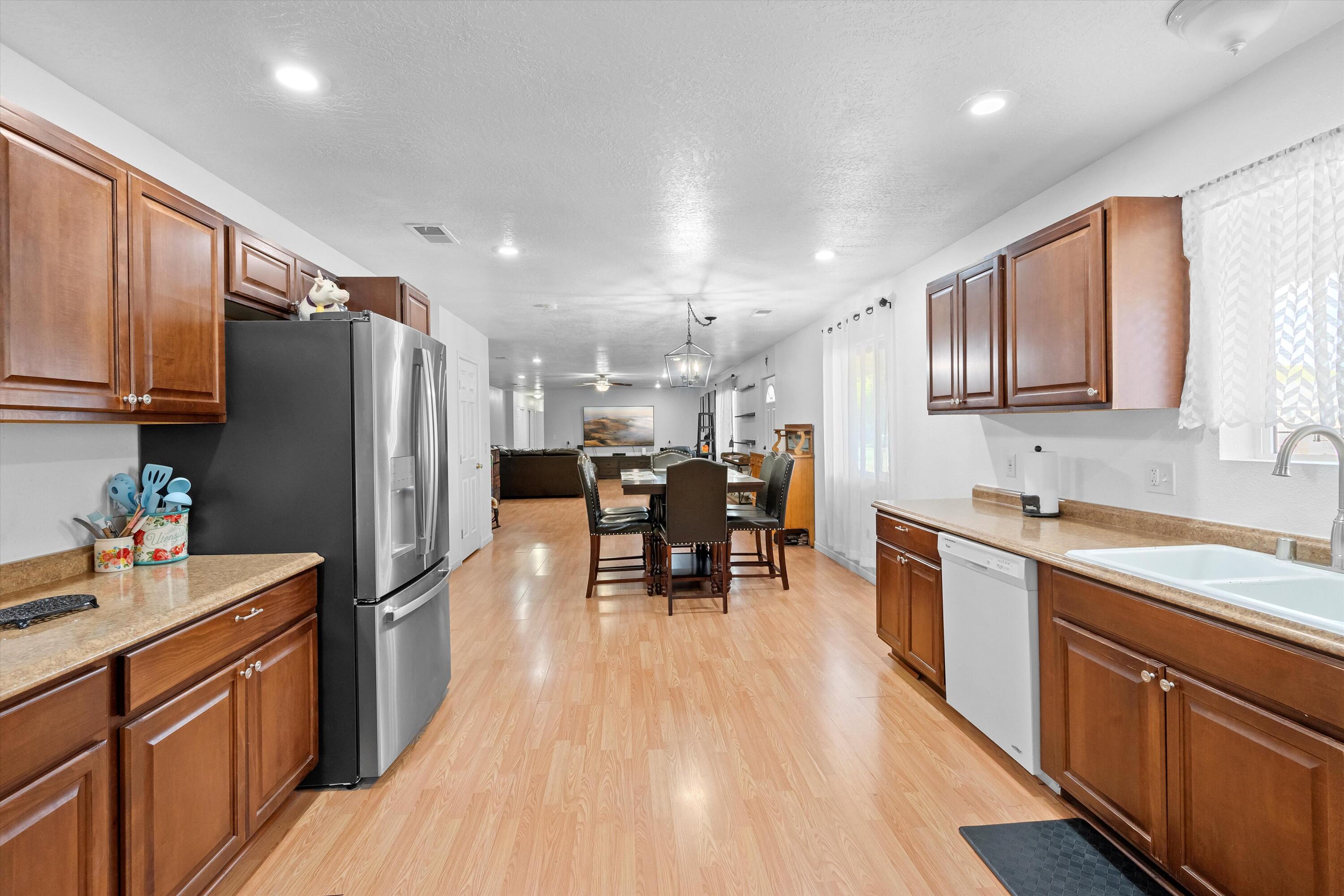 Photo 16 — 2224 Bartolo Avenue SW