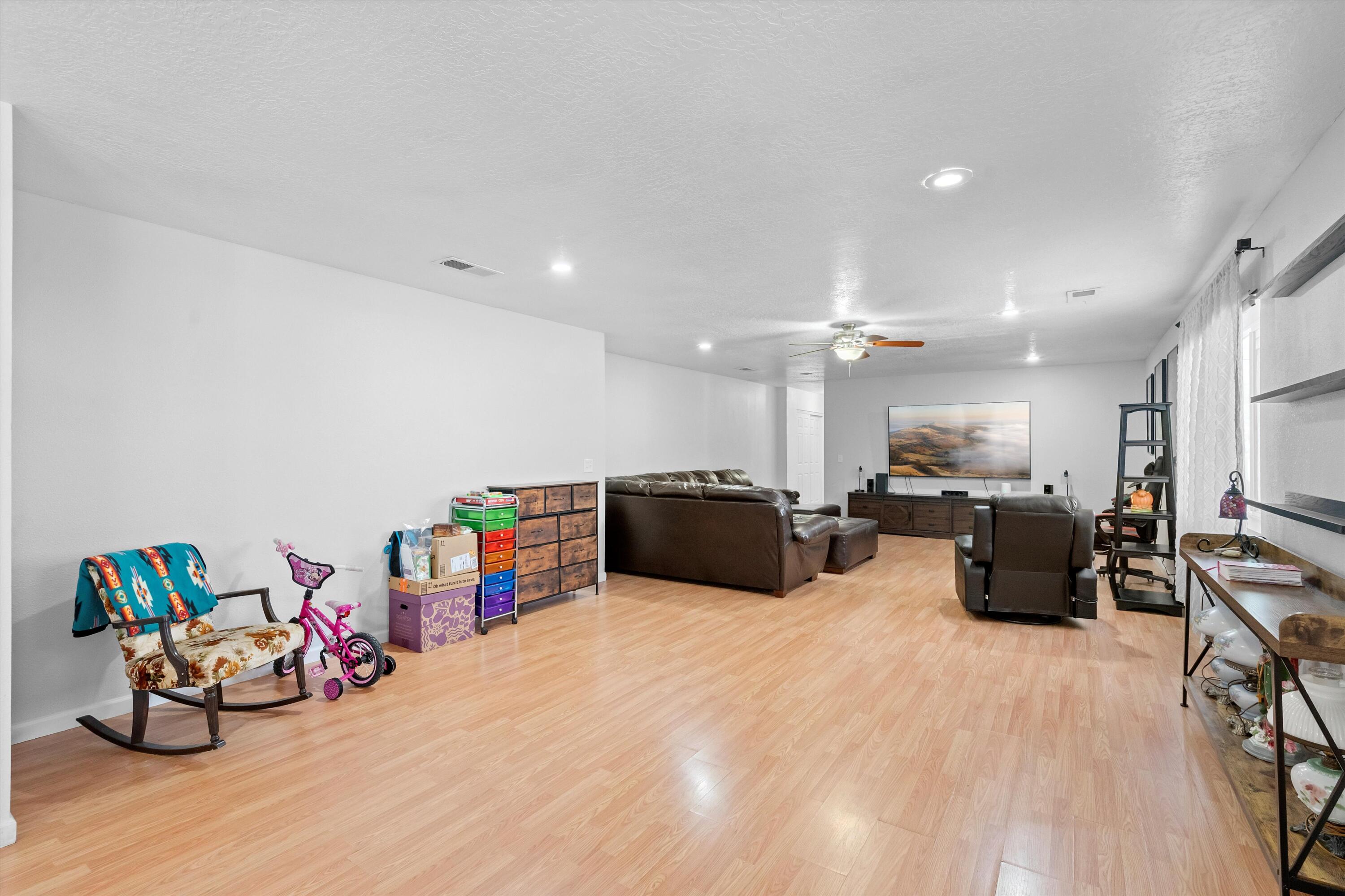 Photo 5 — 2224 Bartolo Avenue SW