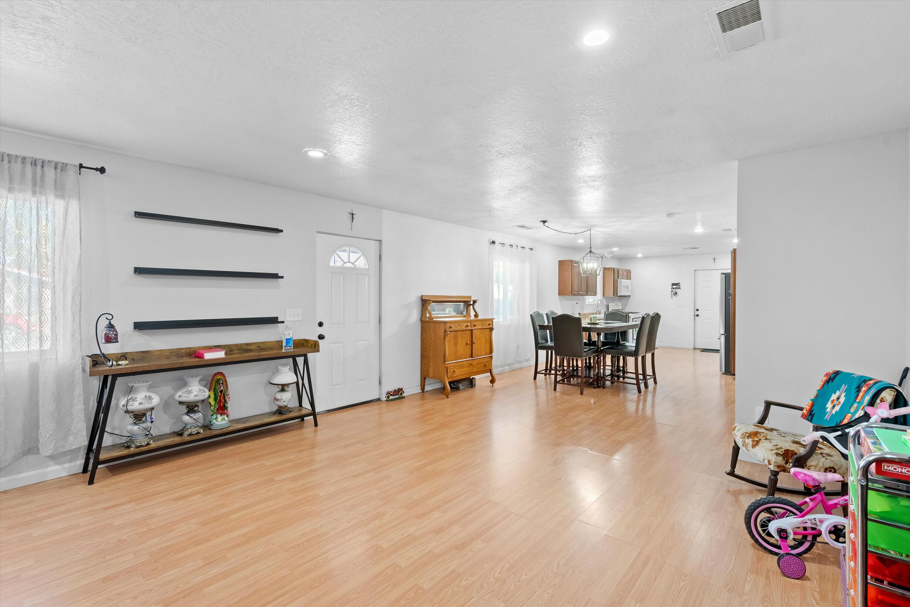 Photo 6 — 2224 Bartolo Avenue SW