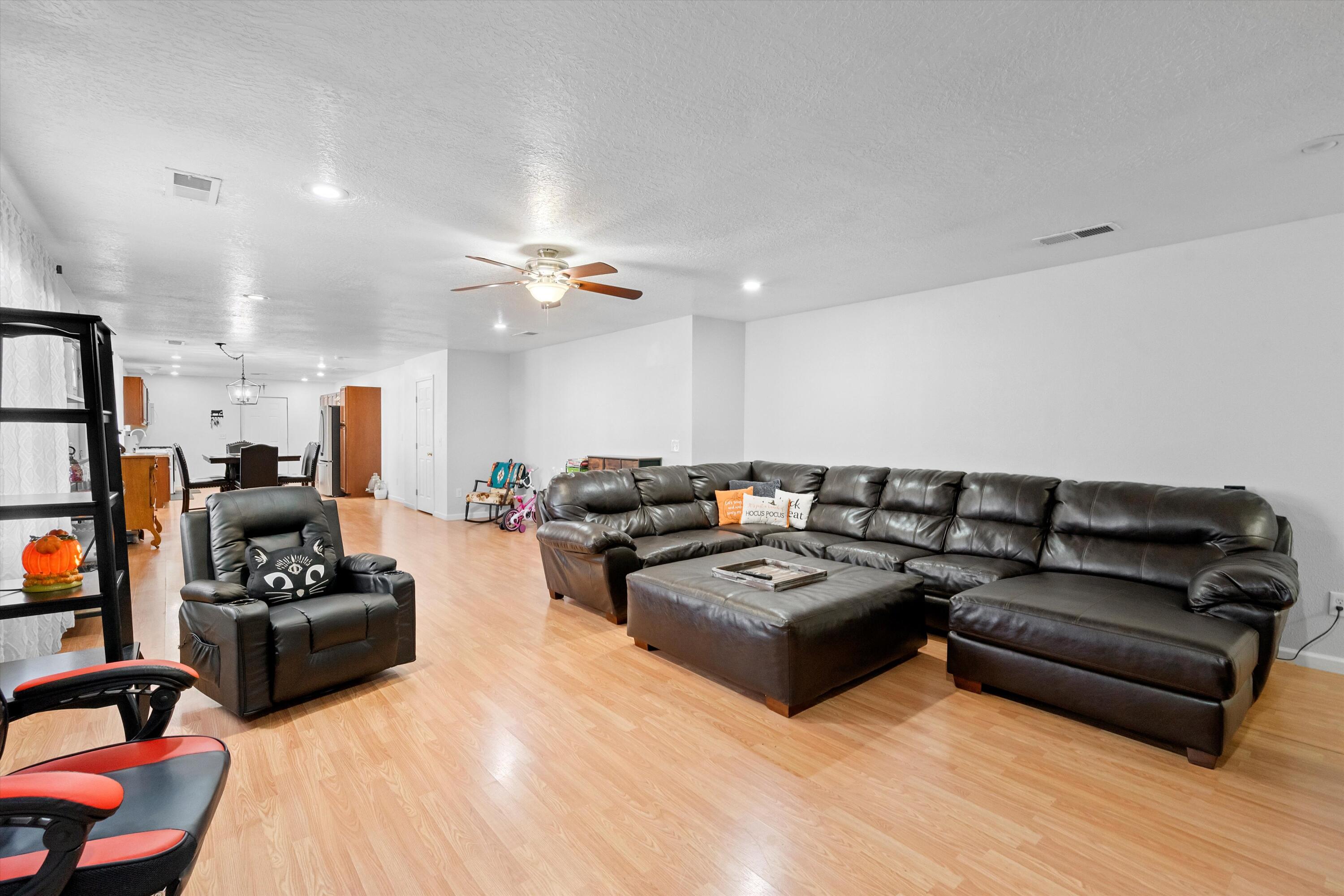Photo 7 — 2224 Bartolo Avenue SW
