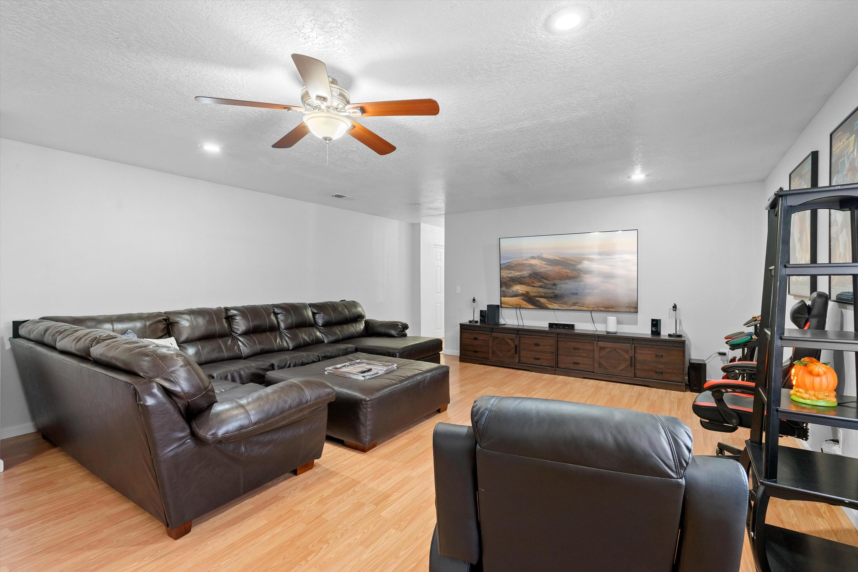 Photo 9 — 2224 Bartolo Avenue SW