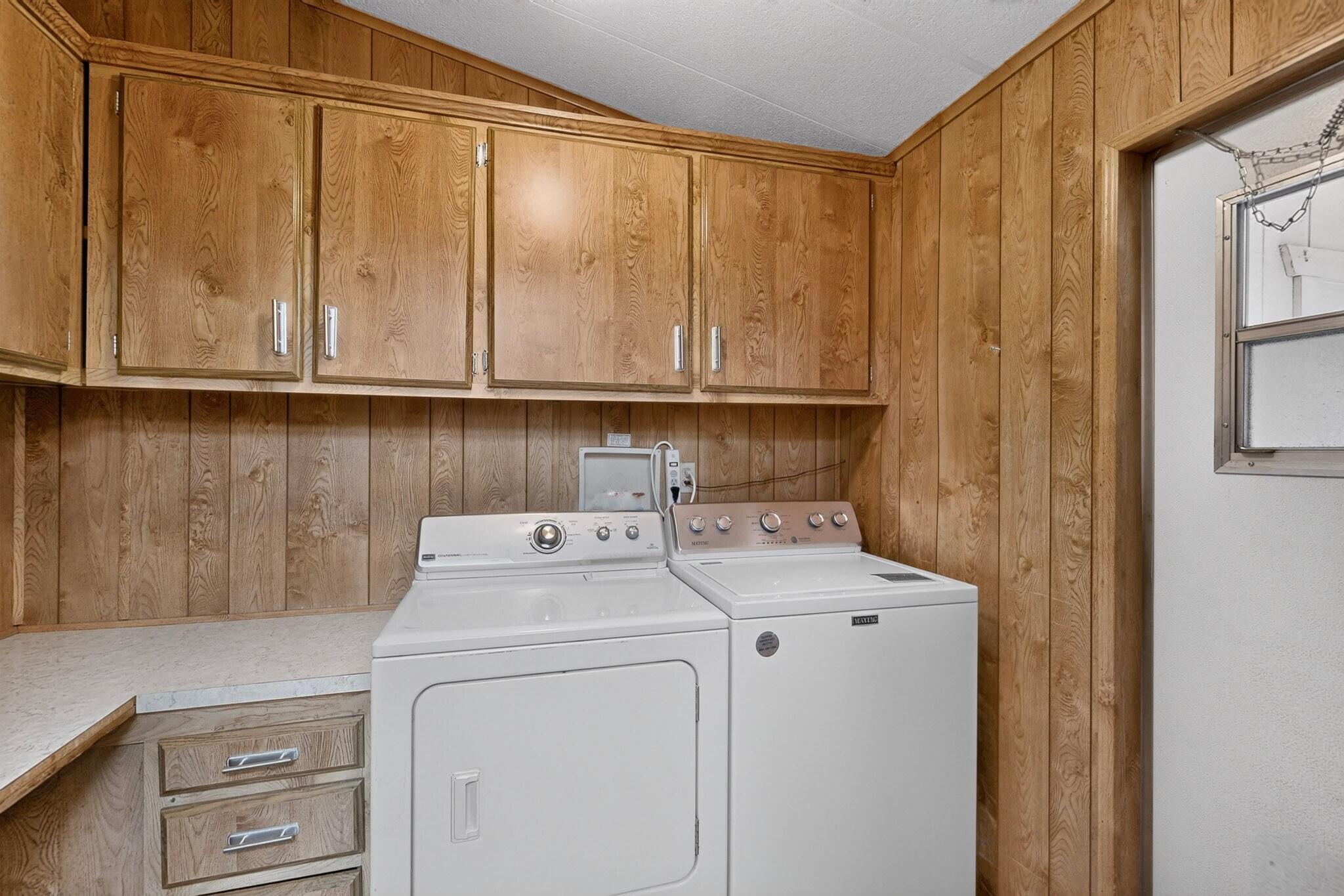 Photo 12 — 8524 River Street NE