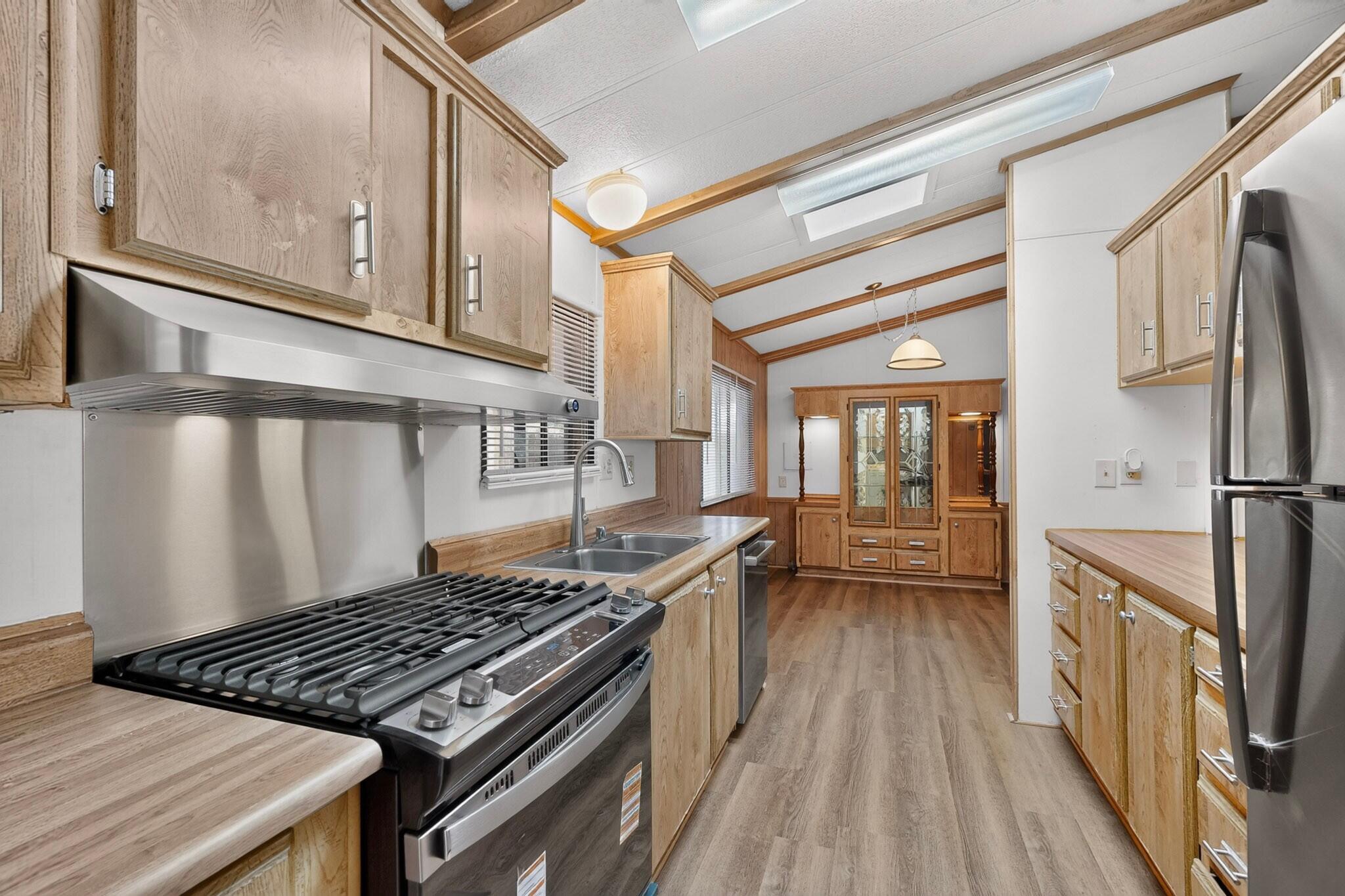 Photo 20 — 8524 River Street NE