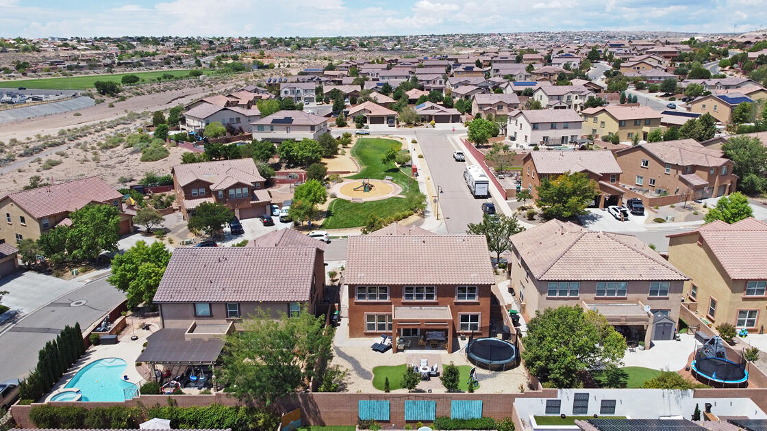 Photo 7 — 101 Paseo Vista Loop NE