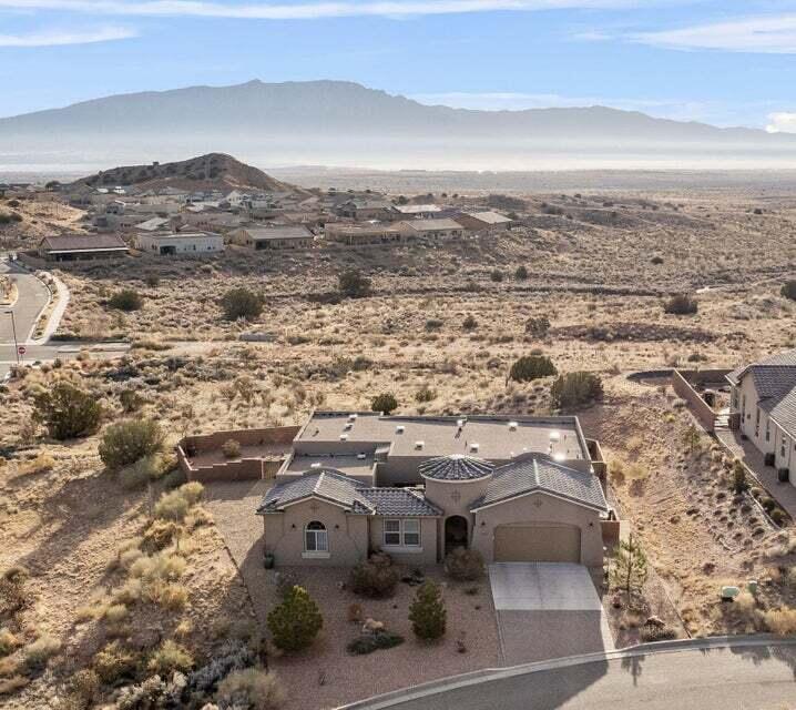Photo 2 — 5518 Desert Sky Court NE