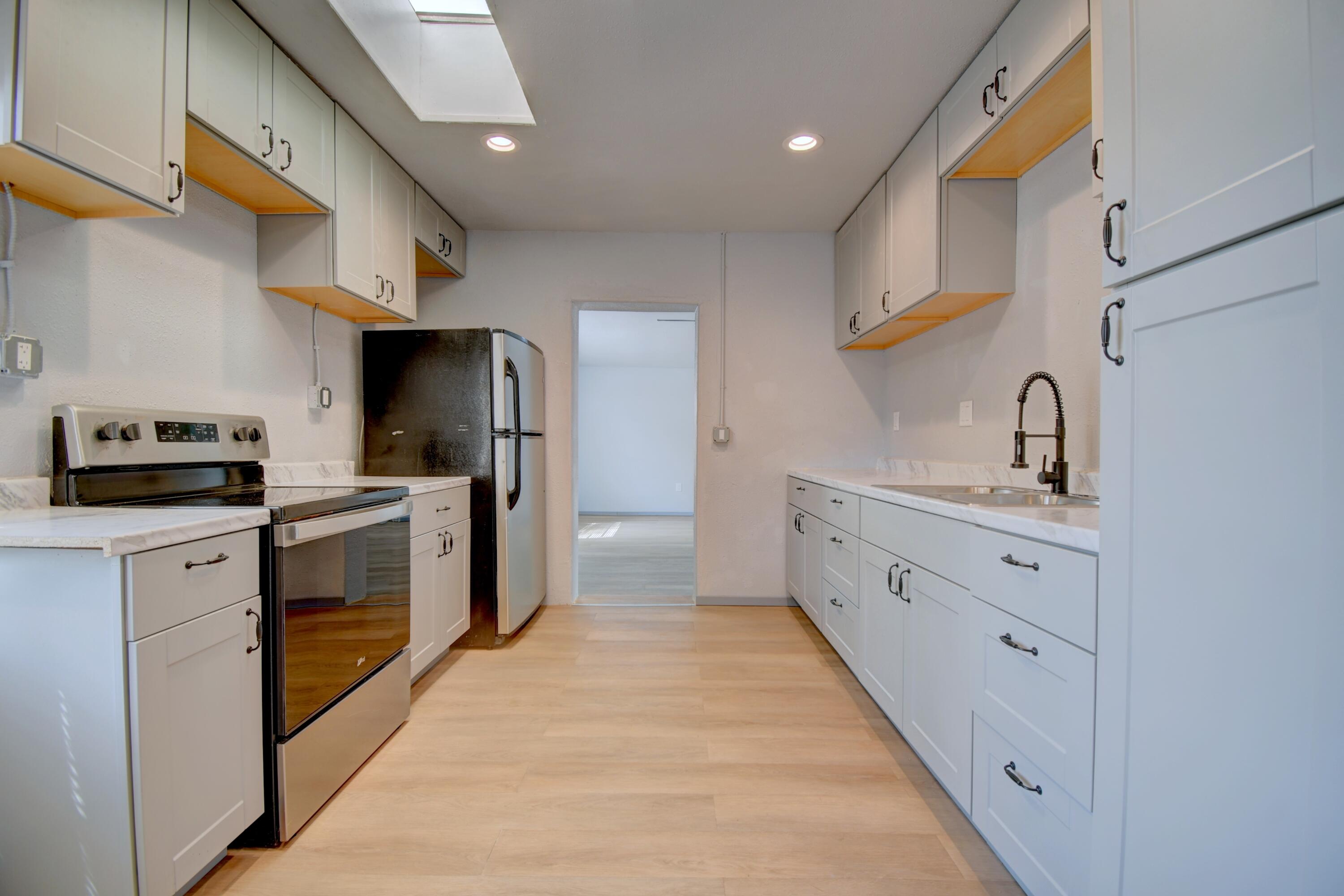 Photo 11 — 2708 Monroe Street NE
