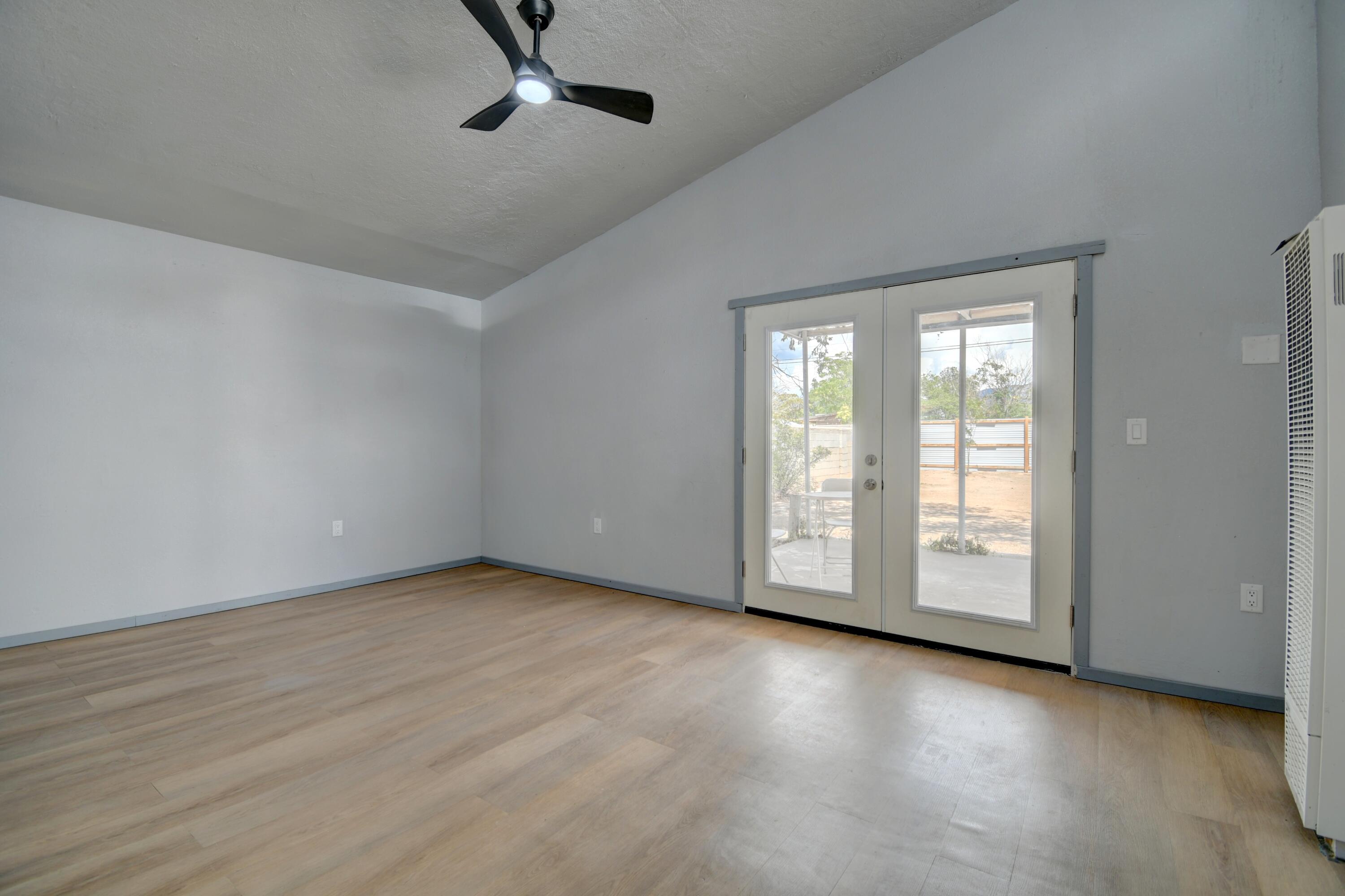 Photo 10 — 2708 Monroe Street NE