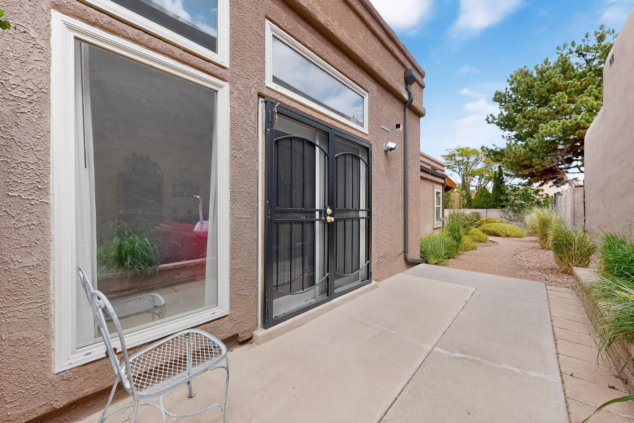 Photo 8 — 9663 De Vargas Loop NE