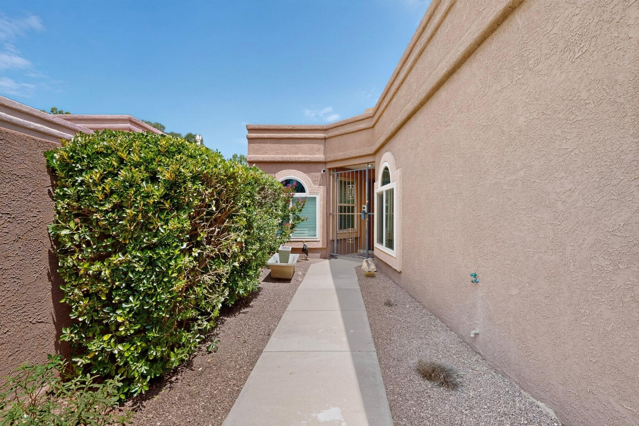 Photo 6 — 9663 De Vargas Loop NE