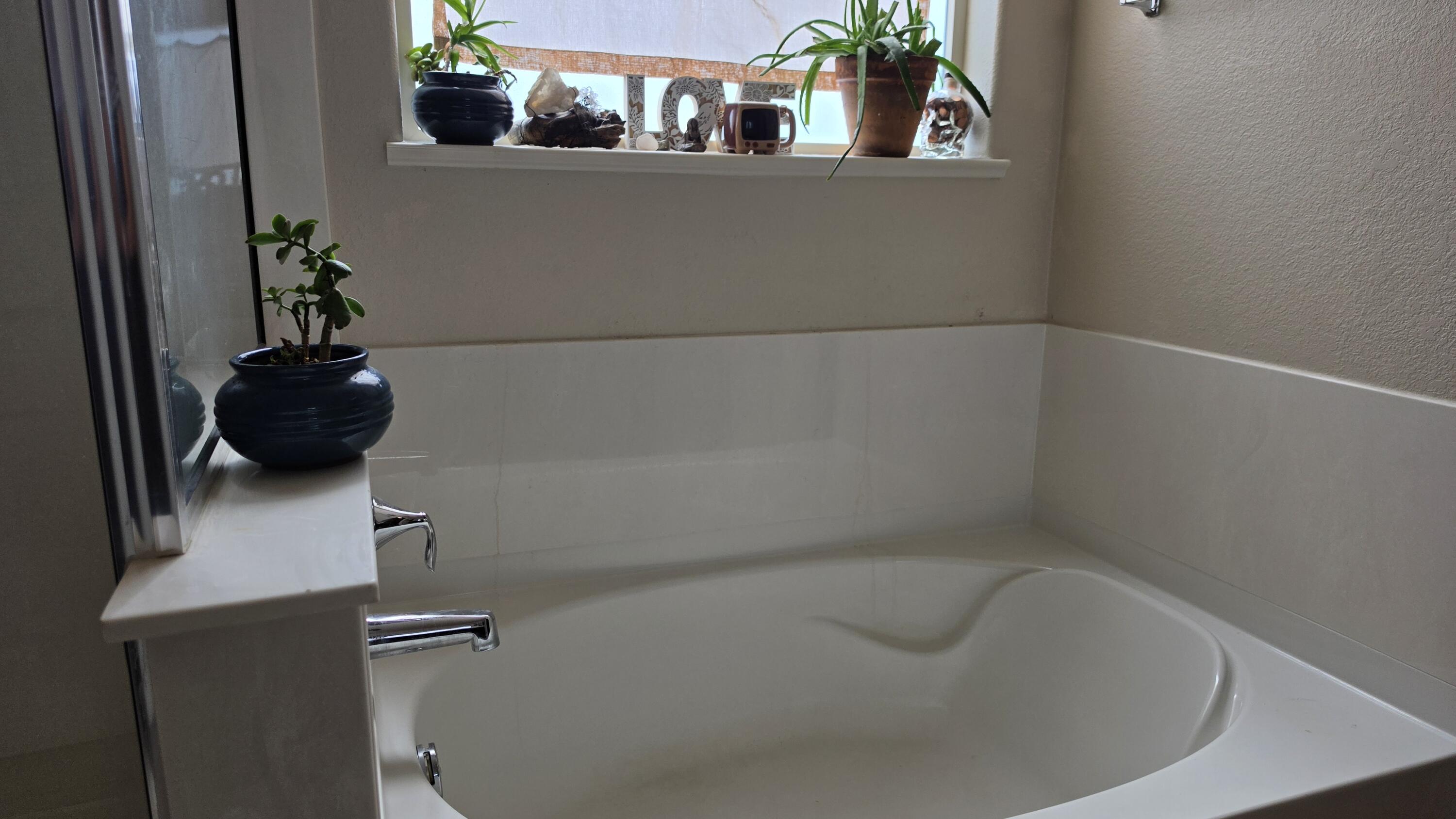 Photo 19 — 2404 Cunningham Avenue SE