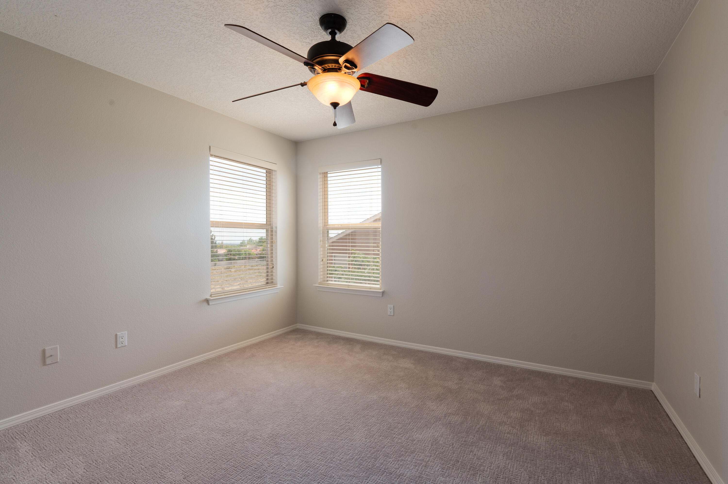 Photo 7 — 7105 Alexandria Drive NE