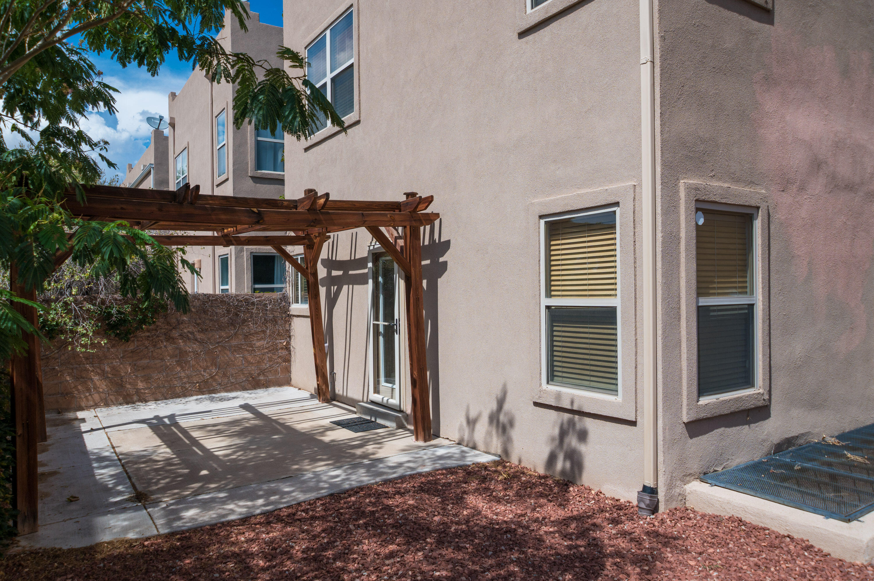 Photo 2 — 7105 Alexandria Drive NE