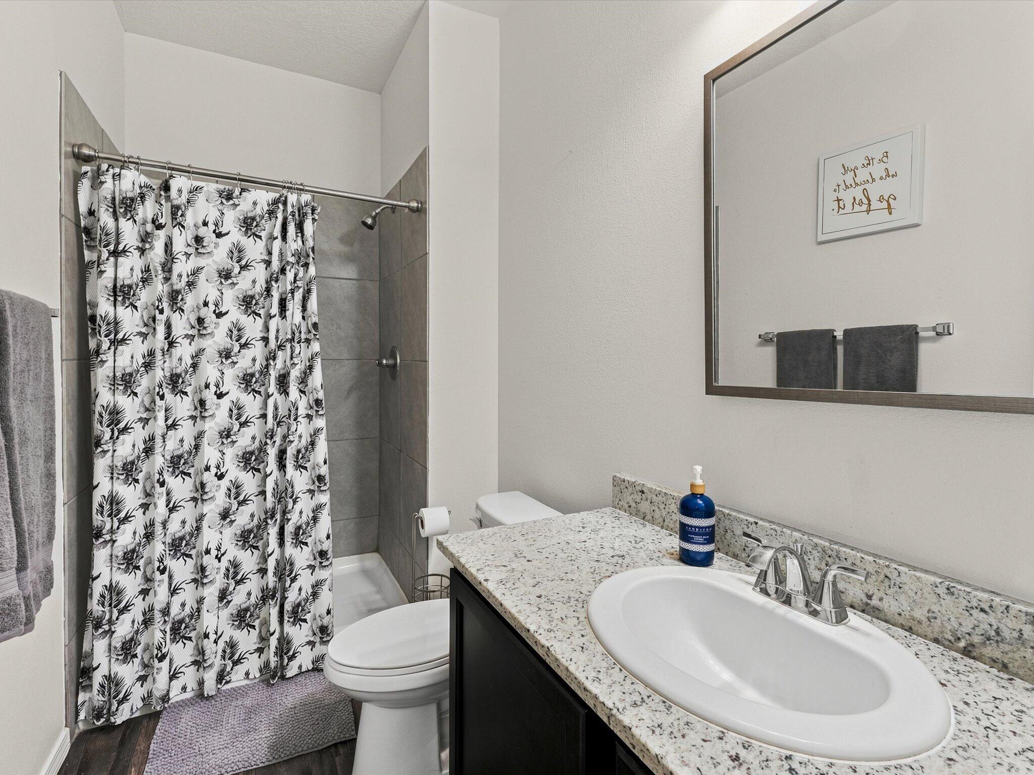 Photo 14 — 6331 Gannett Drive NE