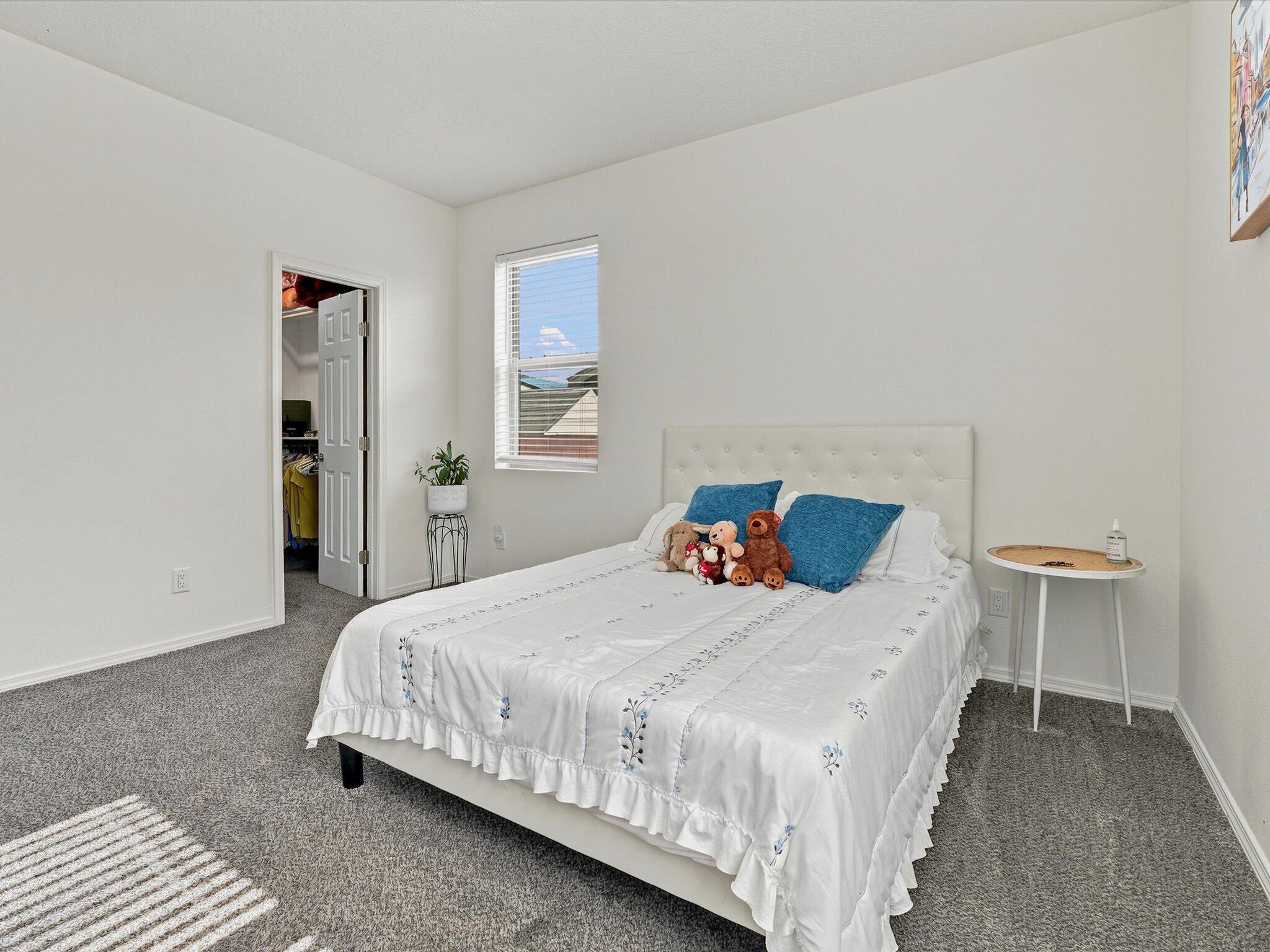 Photo 12 — 6331 Gannett Drive NE