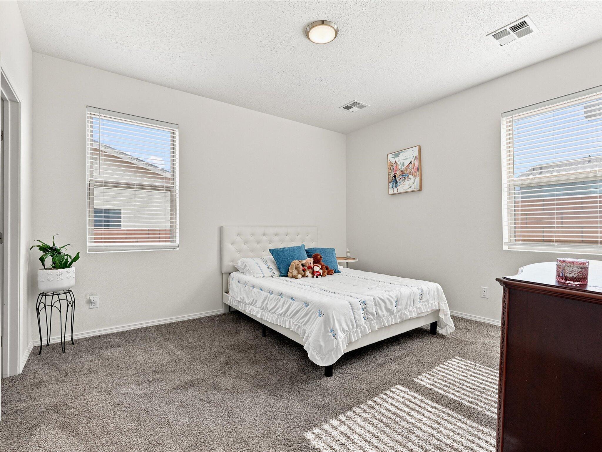 Photo 11 — 6331 Gannett Drive NE